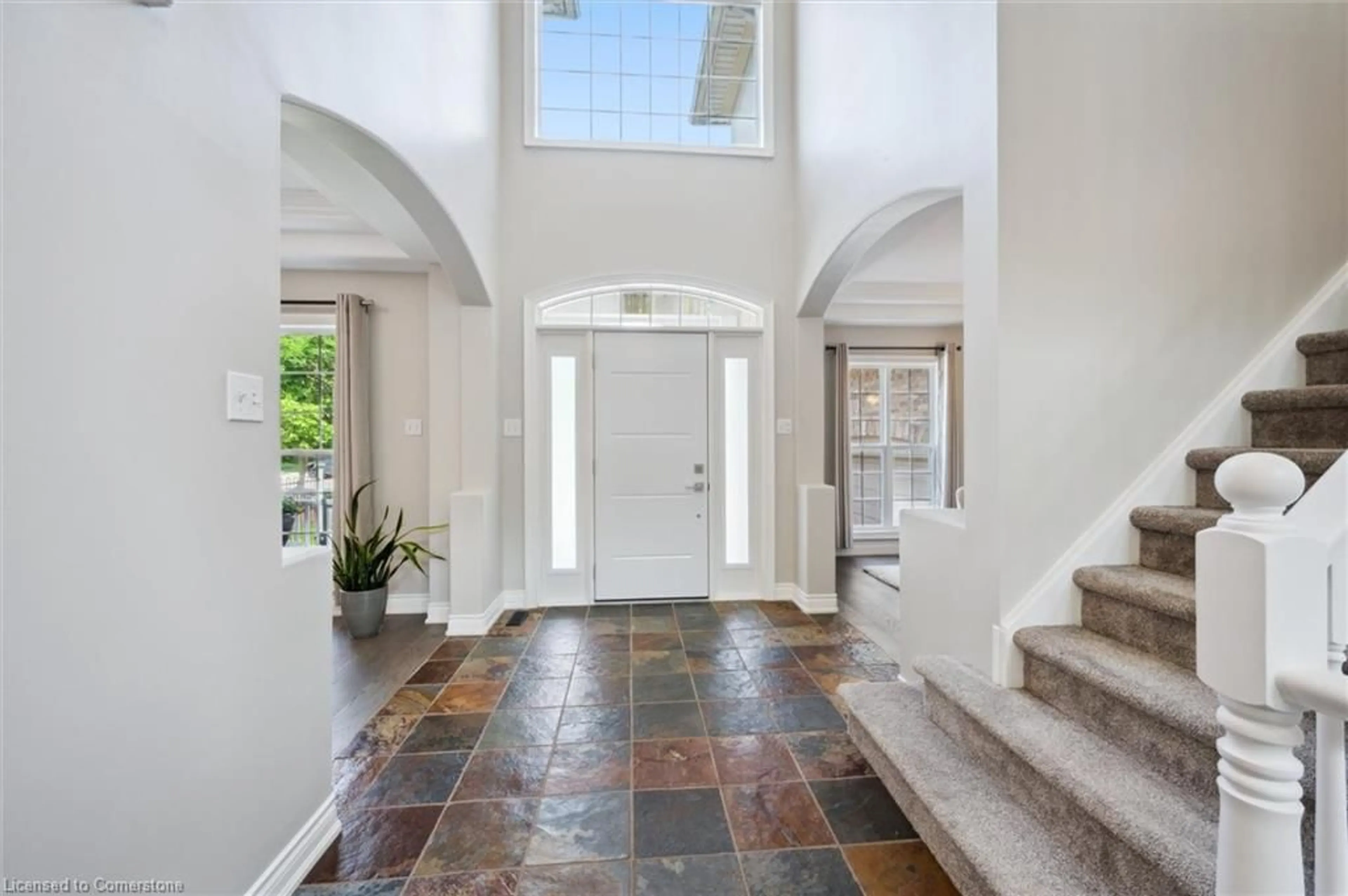 Indoor entryway for 47 Autumn Ridge Trail, Kitchener Ontario N2P 2J6