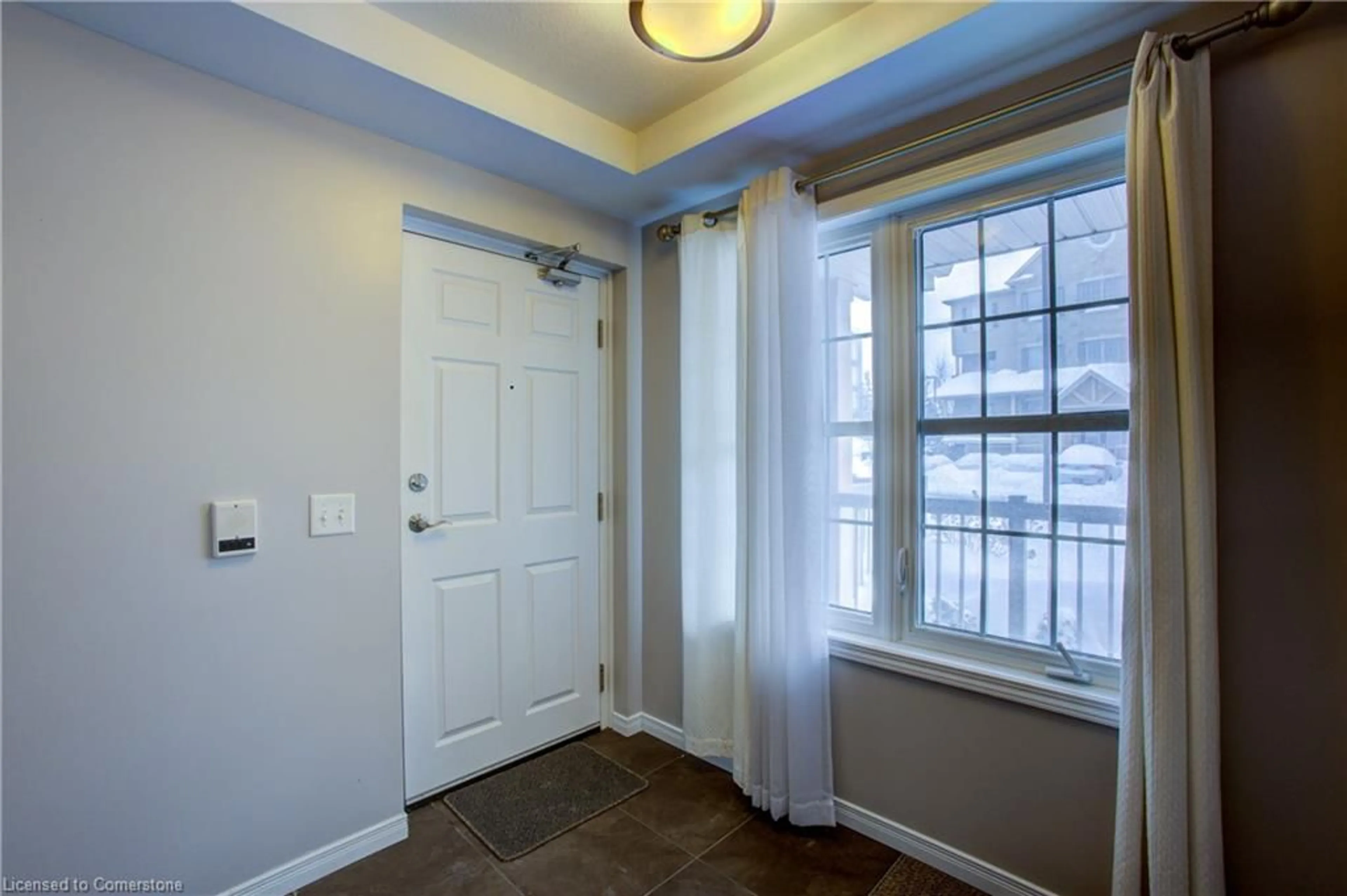 Indoor entryway for 1460 Highland Rd #9E, Kitchener Ontario N2N 0B7