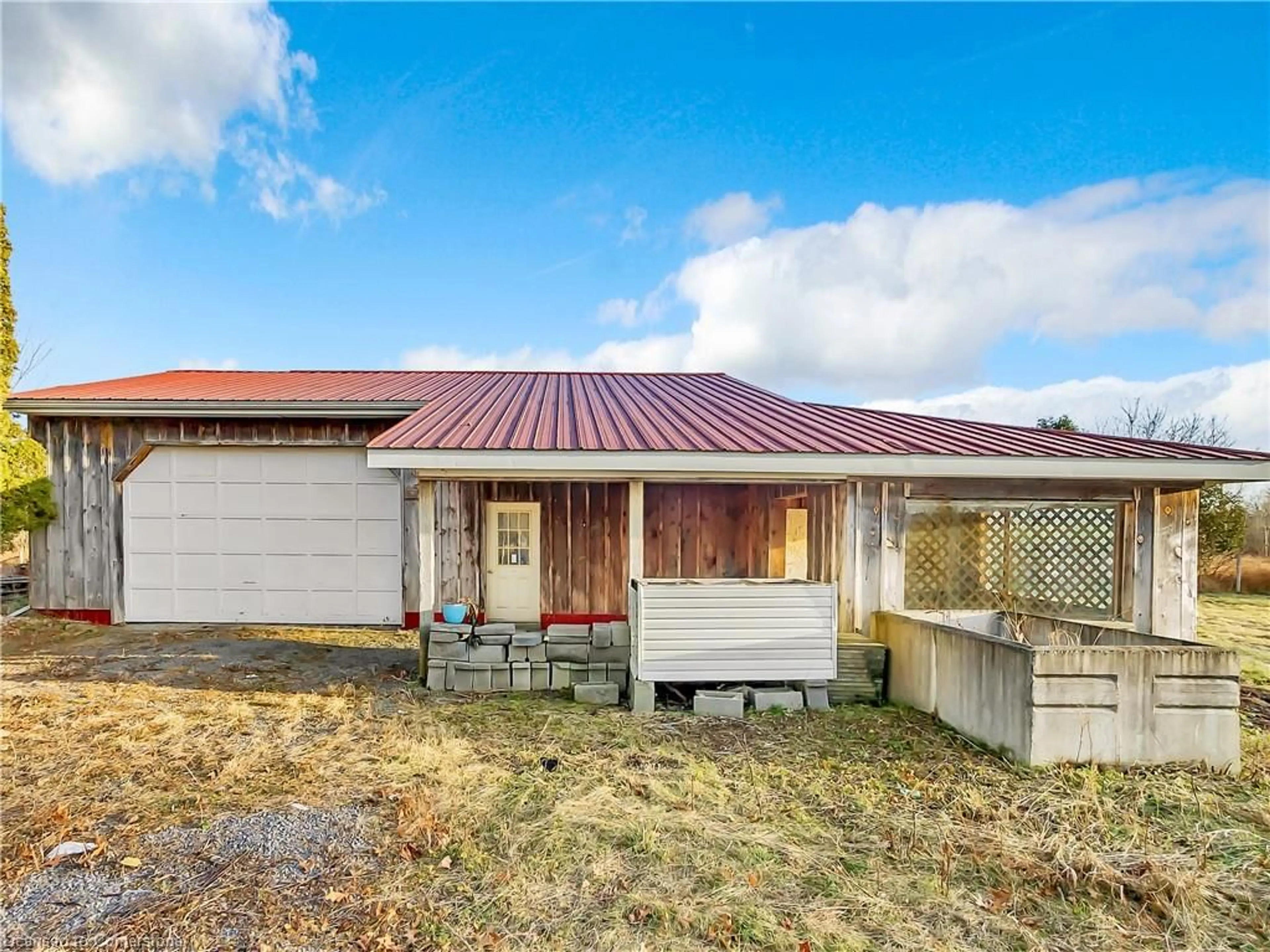 A pic from outside/outdoor area/front of a property/back of a property/a pic from drone, building for 3527 County Rd 26, Augusta Ontario K0E 1T0