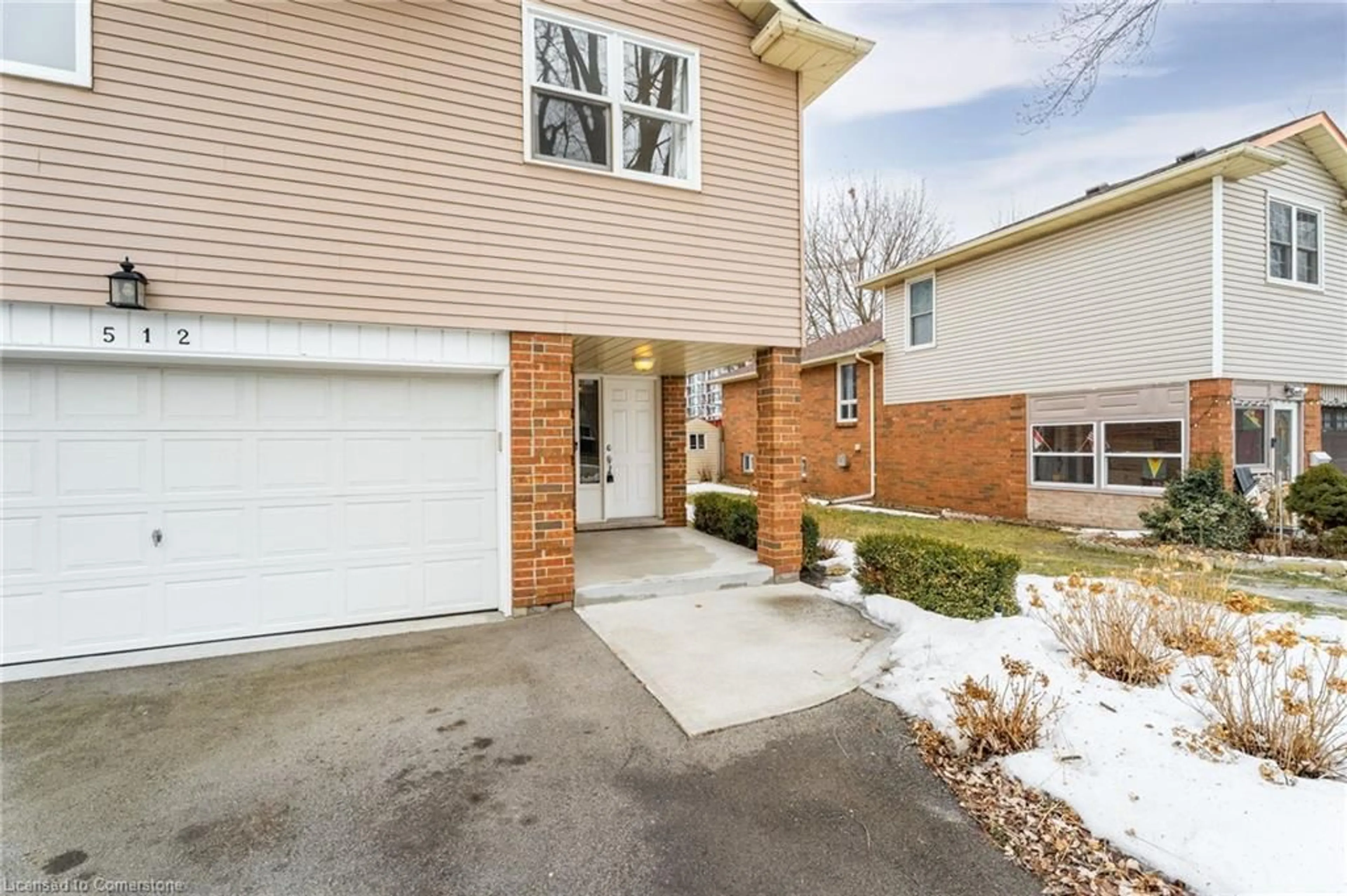 Home with brick exterior material, street for 512 Mary St, Burlington Ontario L7T 2V3