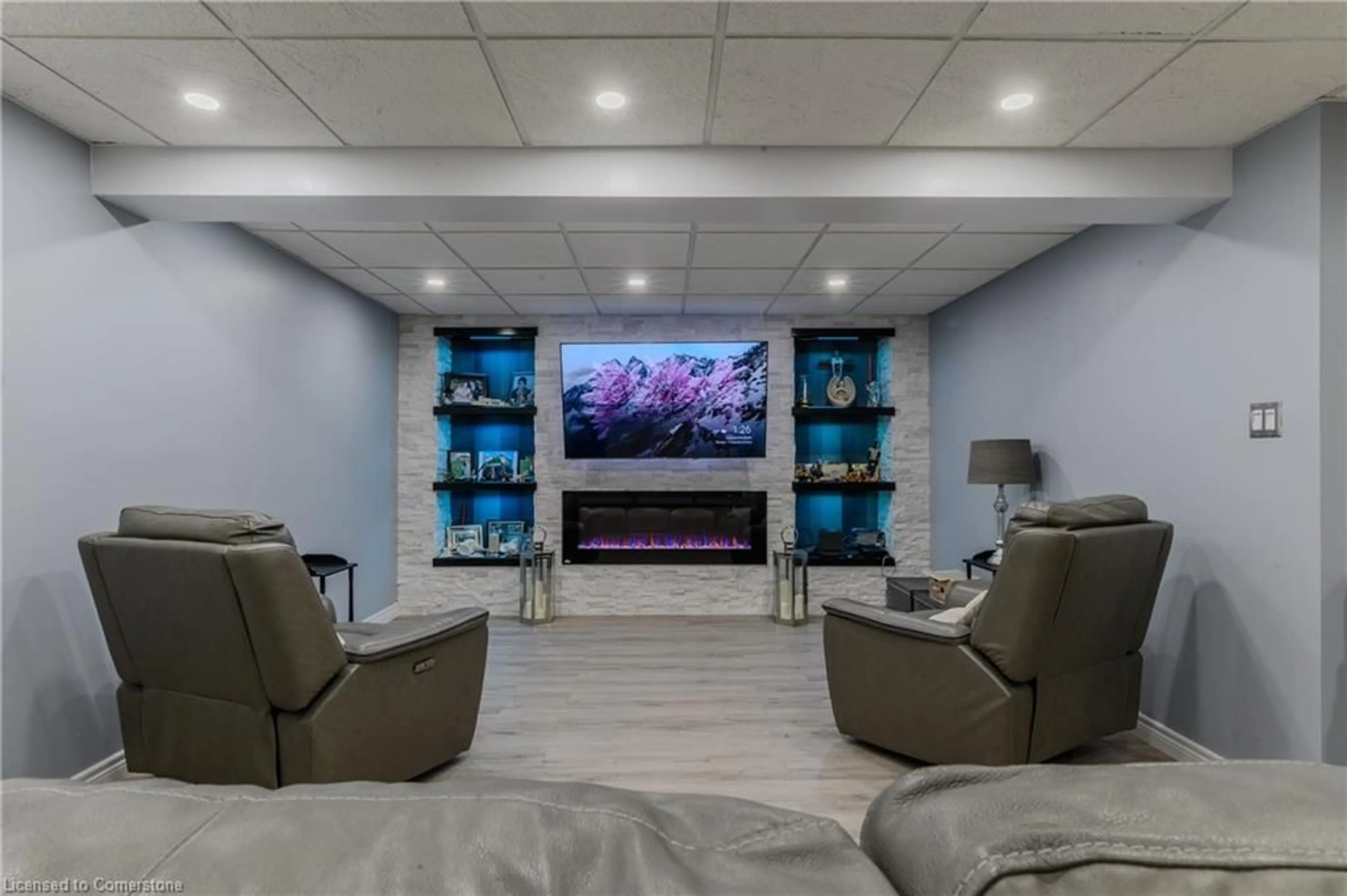 Home theater for 8 Shannon St, Brantford Ontario N3T 6L1