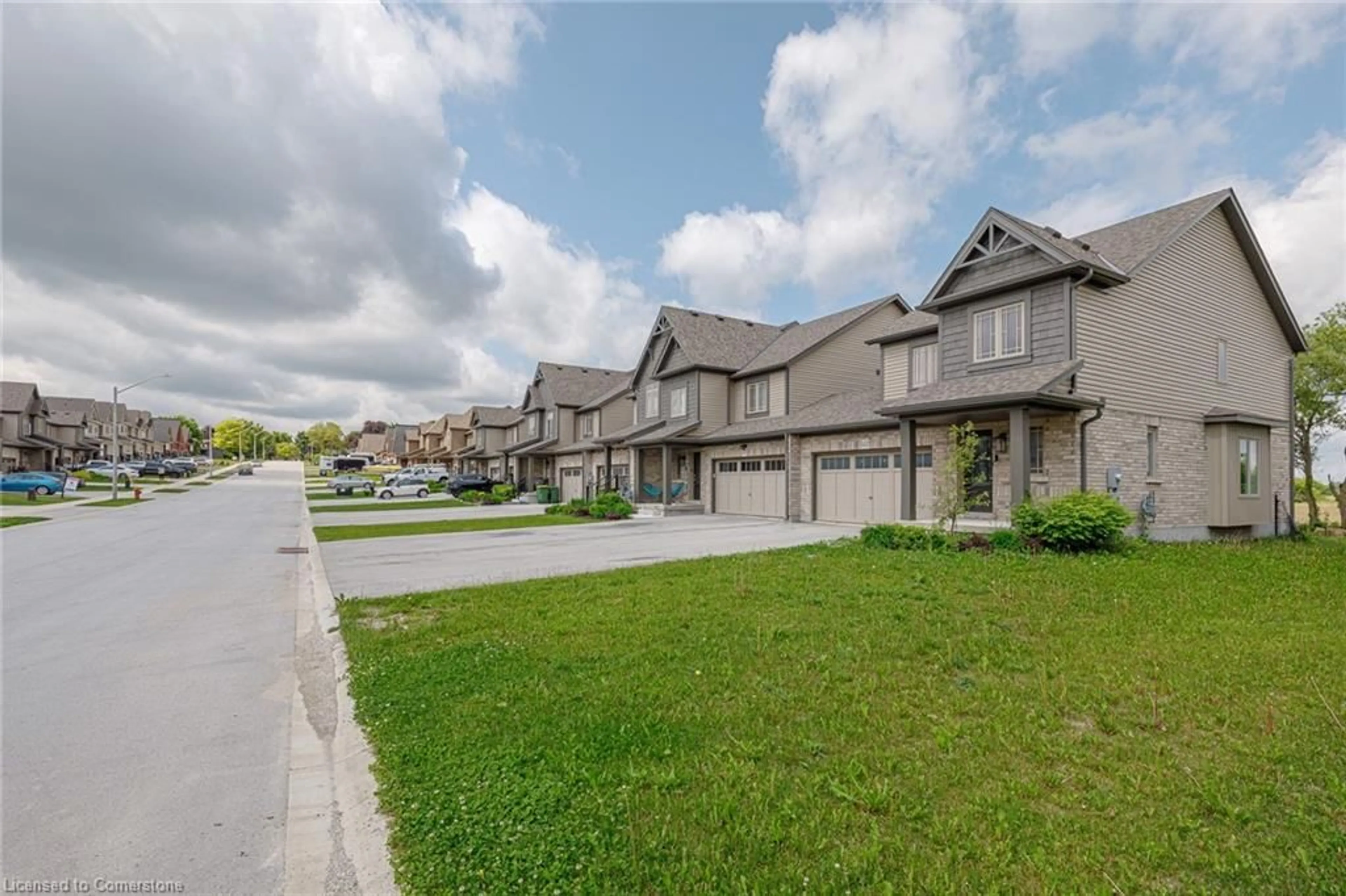 A pic from outside/outdoor area/front of a property/back of a property/a pic from drone, street for 142 Stonebrook Way, Markdale Ontario N0C 1H0