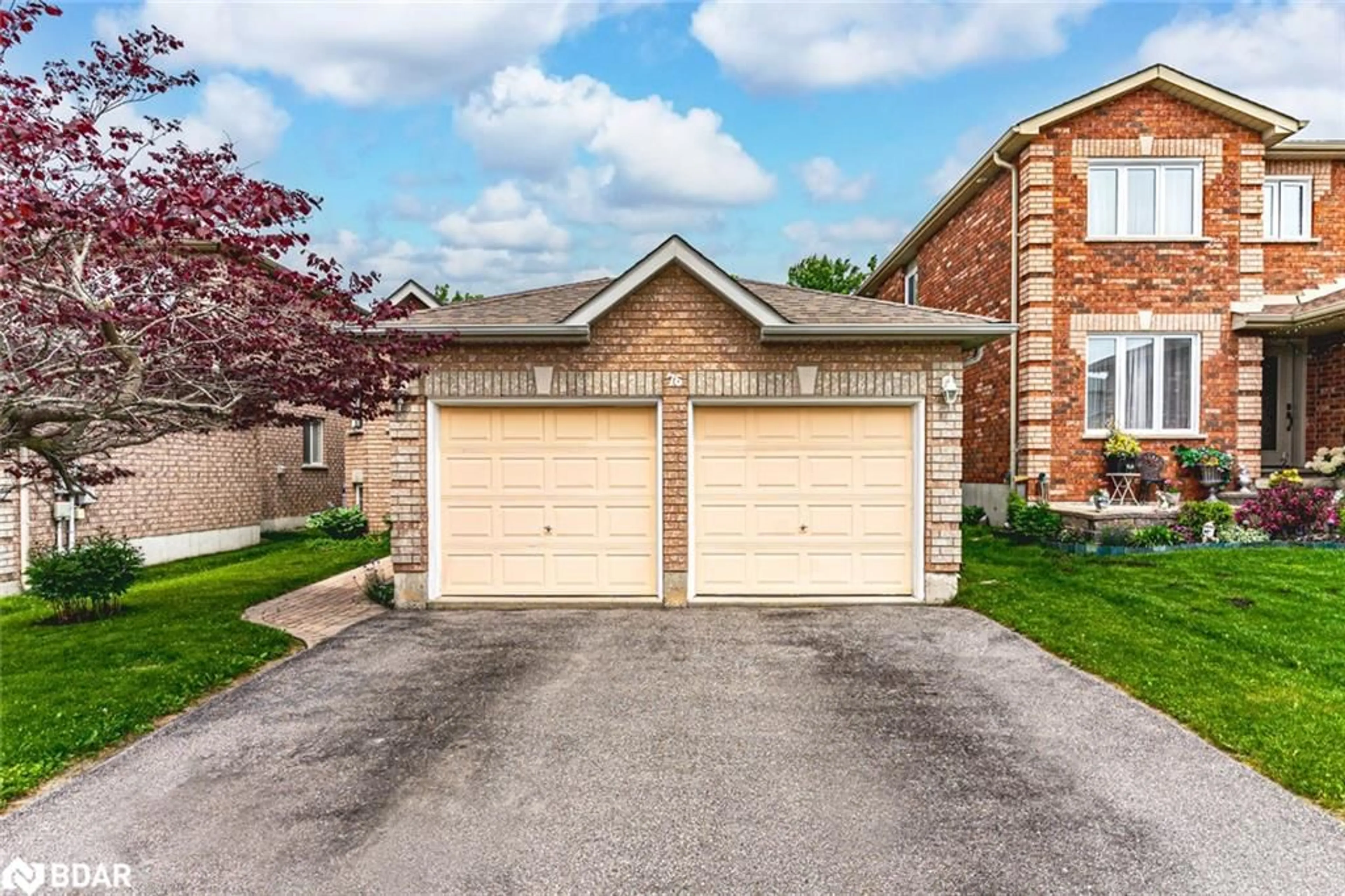 Home with brick exterior material, street for 76 Holly Meadow Rd, Barrie Ontario L4N 0A2