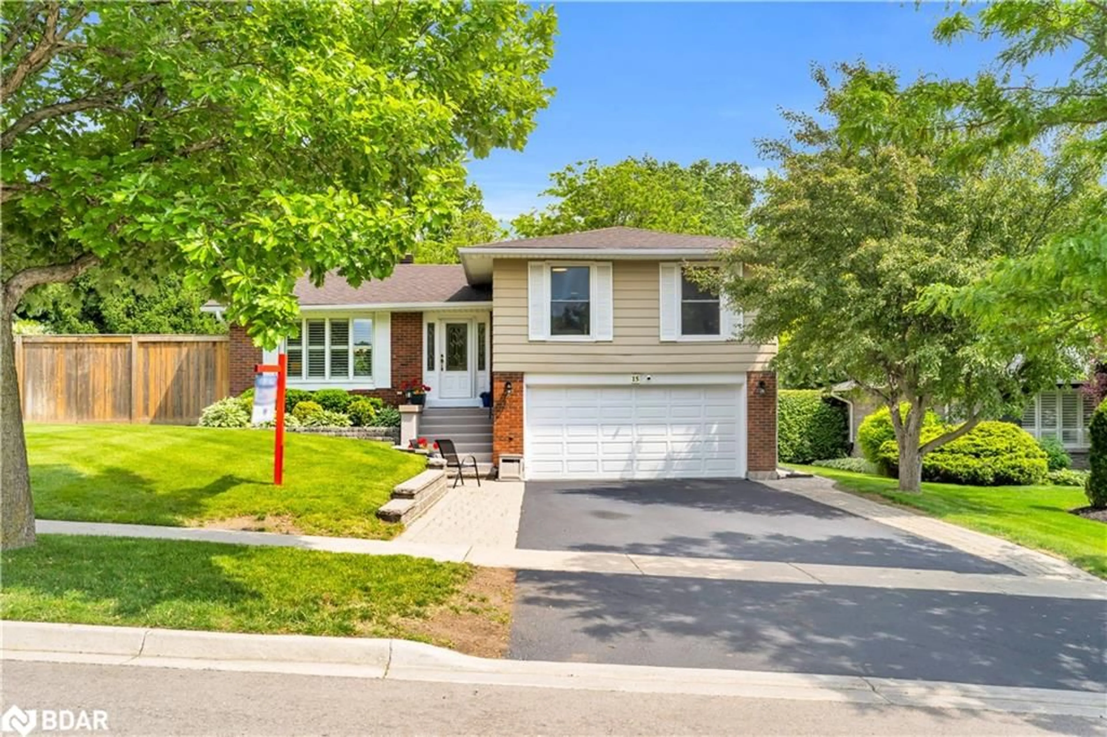 Home with brick exterior material, street for 15 Noble Crt, Georgetown Ontario L7G 1M5