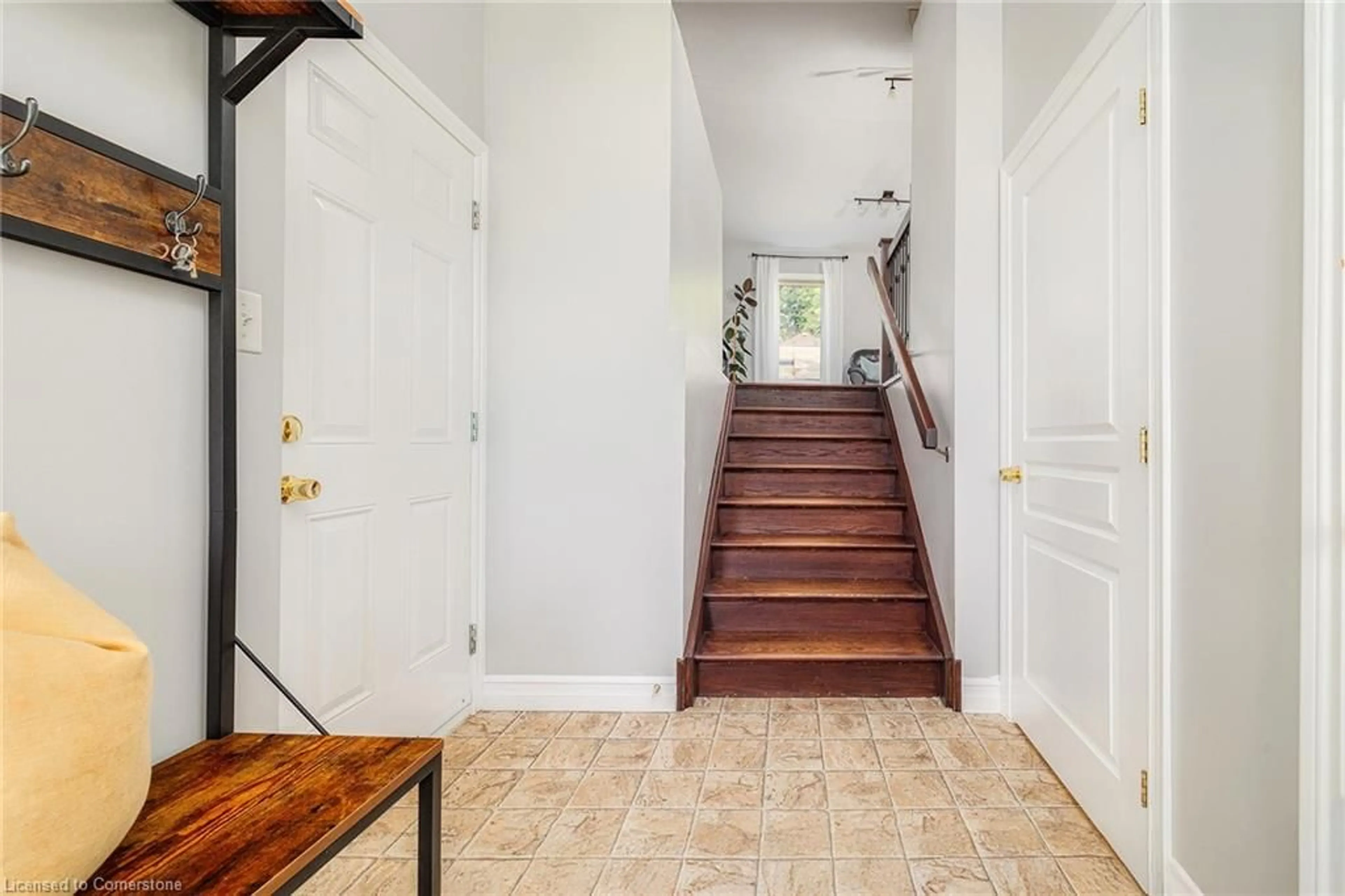 Indoor entryway for 335 John Rosa St, Listowel Ontario N4W 0E3