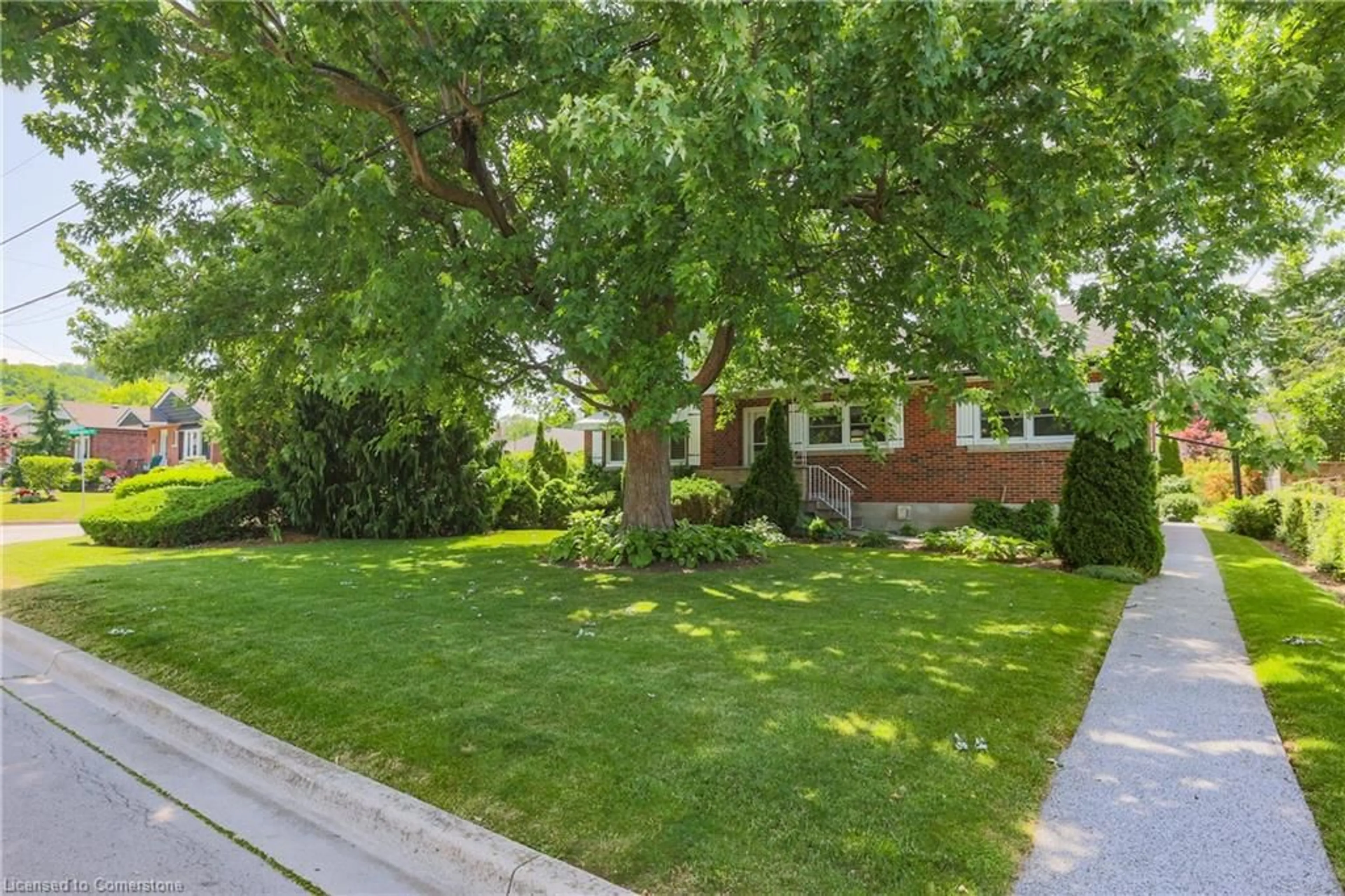 Home with brick exterior material, street for 52 Wyngate Ave, Hamilton Ontario L8G 1T4