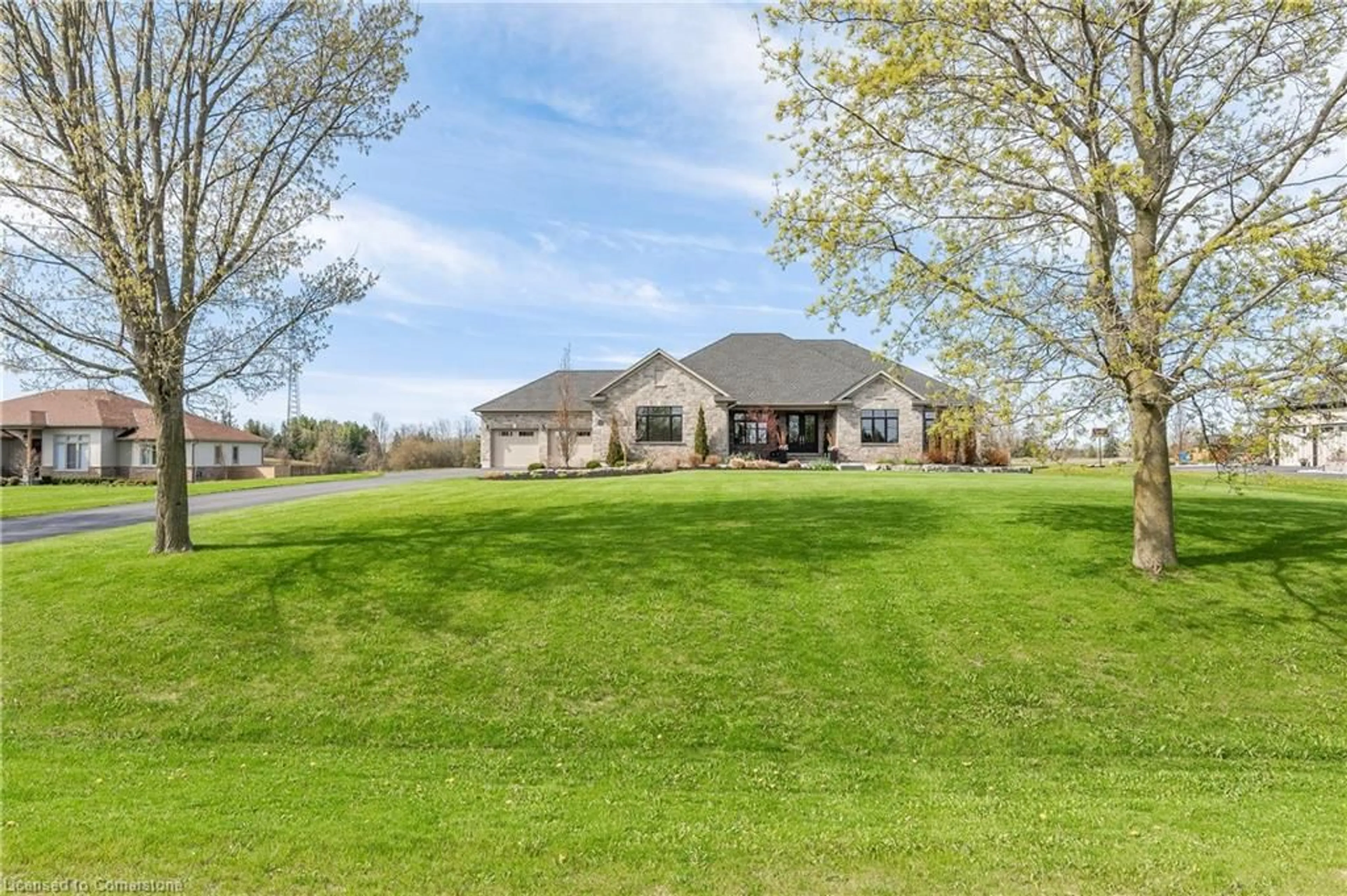 A pic from outside/outdoor area/front of a property/back of a property/a pic from drone, water/lake/river/ocean view for 11 Hartfield Dr, Guelph/Eramosa Ontario N1H 6J2