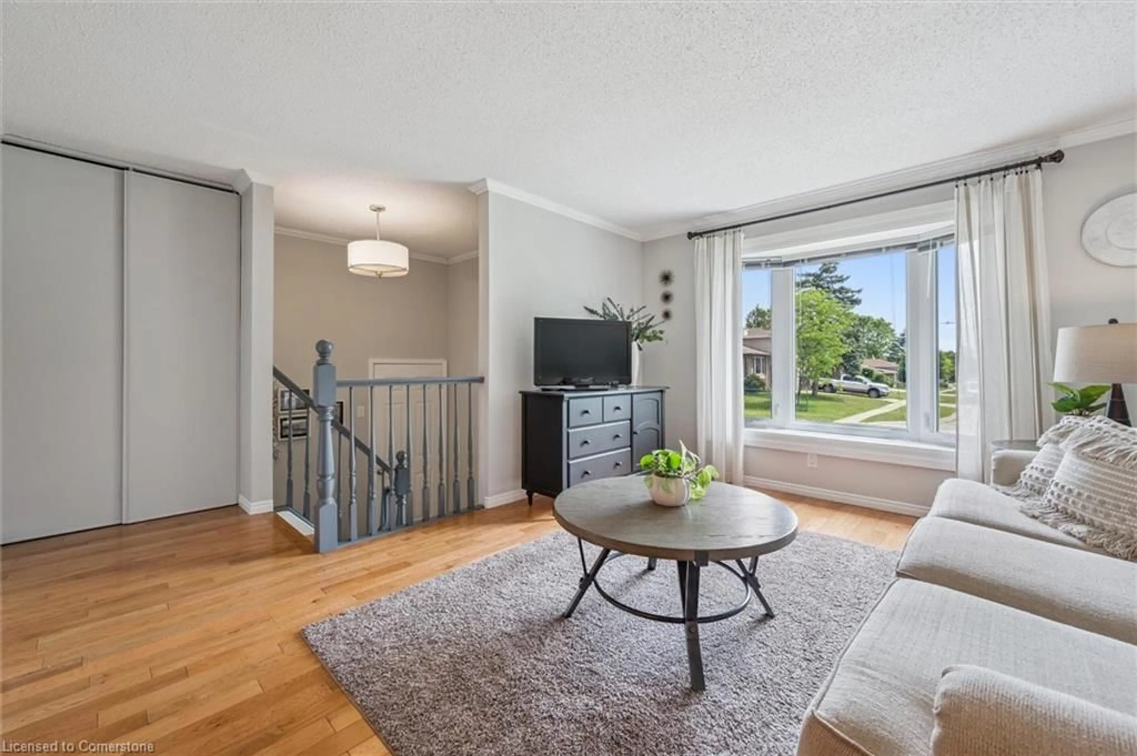 Living room with furniture, unknown for 40 Abeles Ave, Paris Ontario N3L 3N9