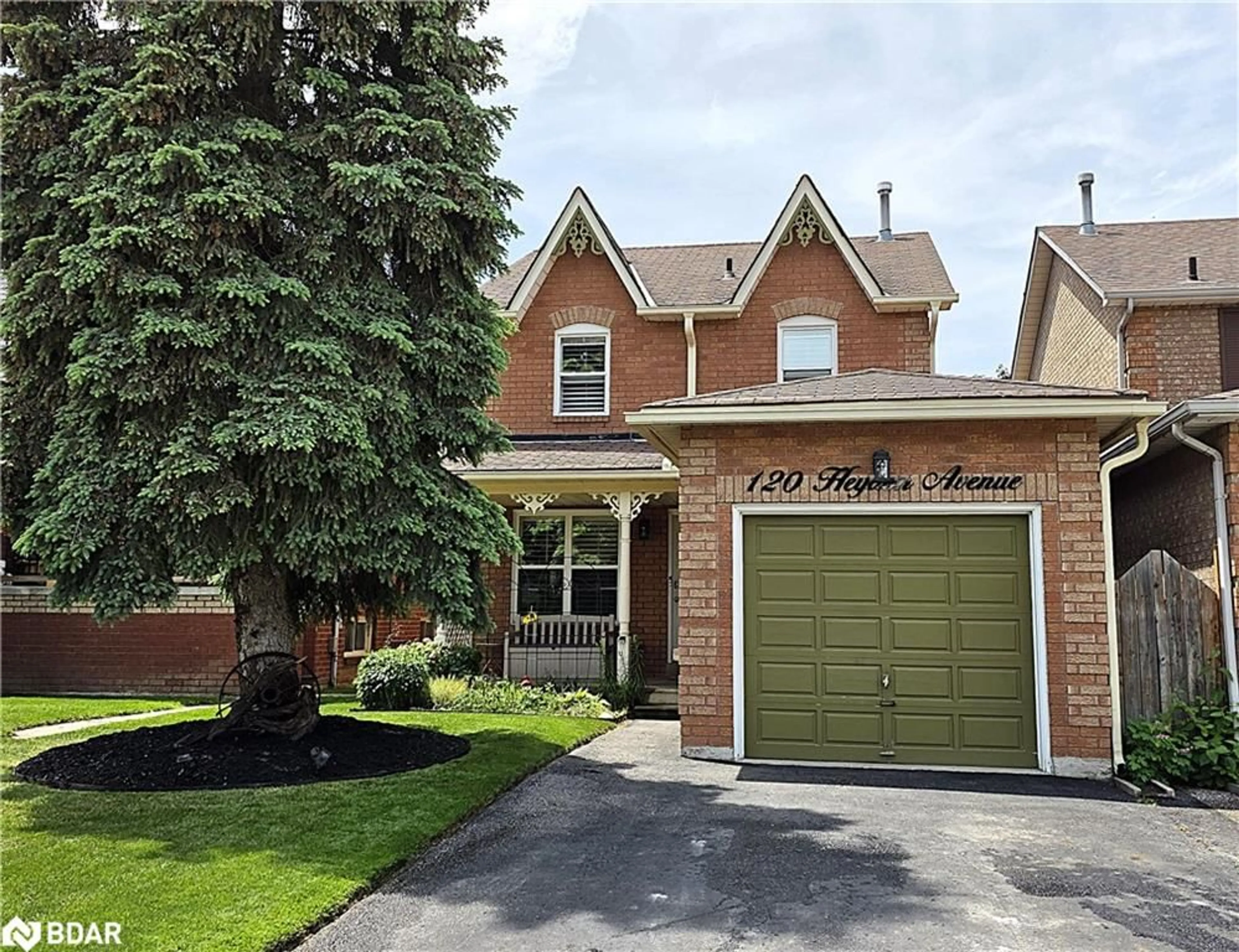 Home with brick exterior material, street for 120 Heydon Ave, Alliston Ontario L9R 1N6