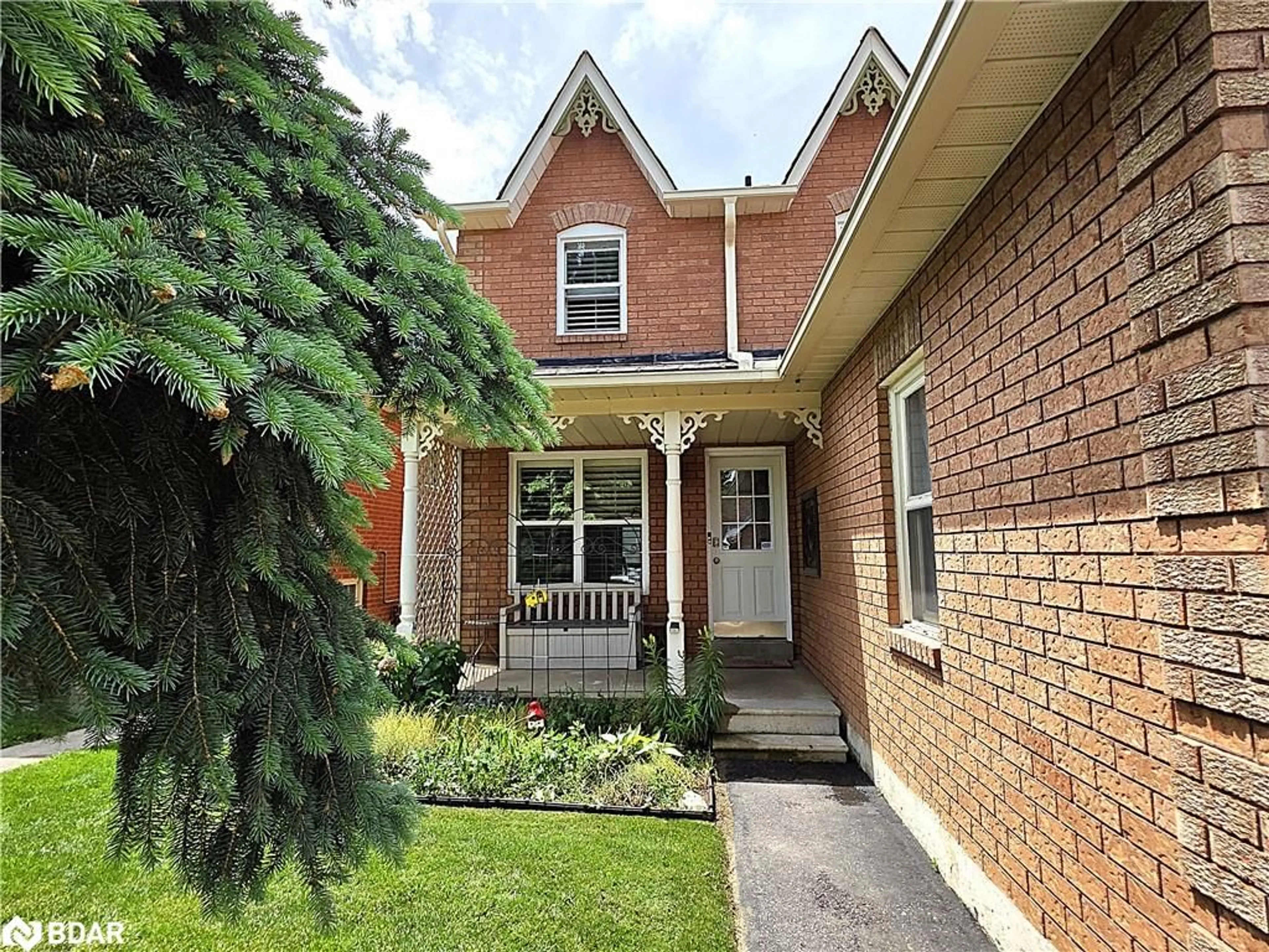 Home with brick exterior material, street for 120 Heydon Ave, Alliston Ontario L9R 1N6