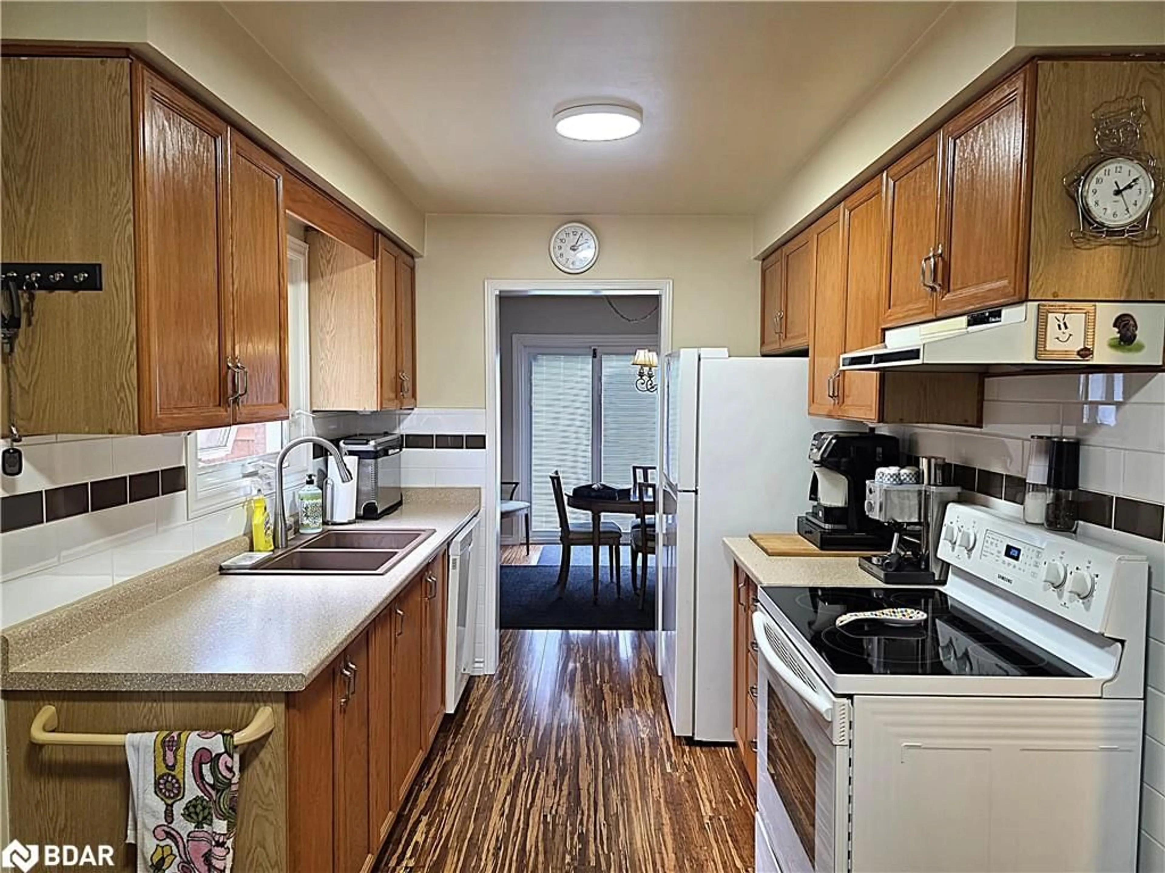 Standard kitchen, unknown for 120 Heydon Ave, Alliston Ontario L9R 1N6