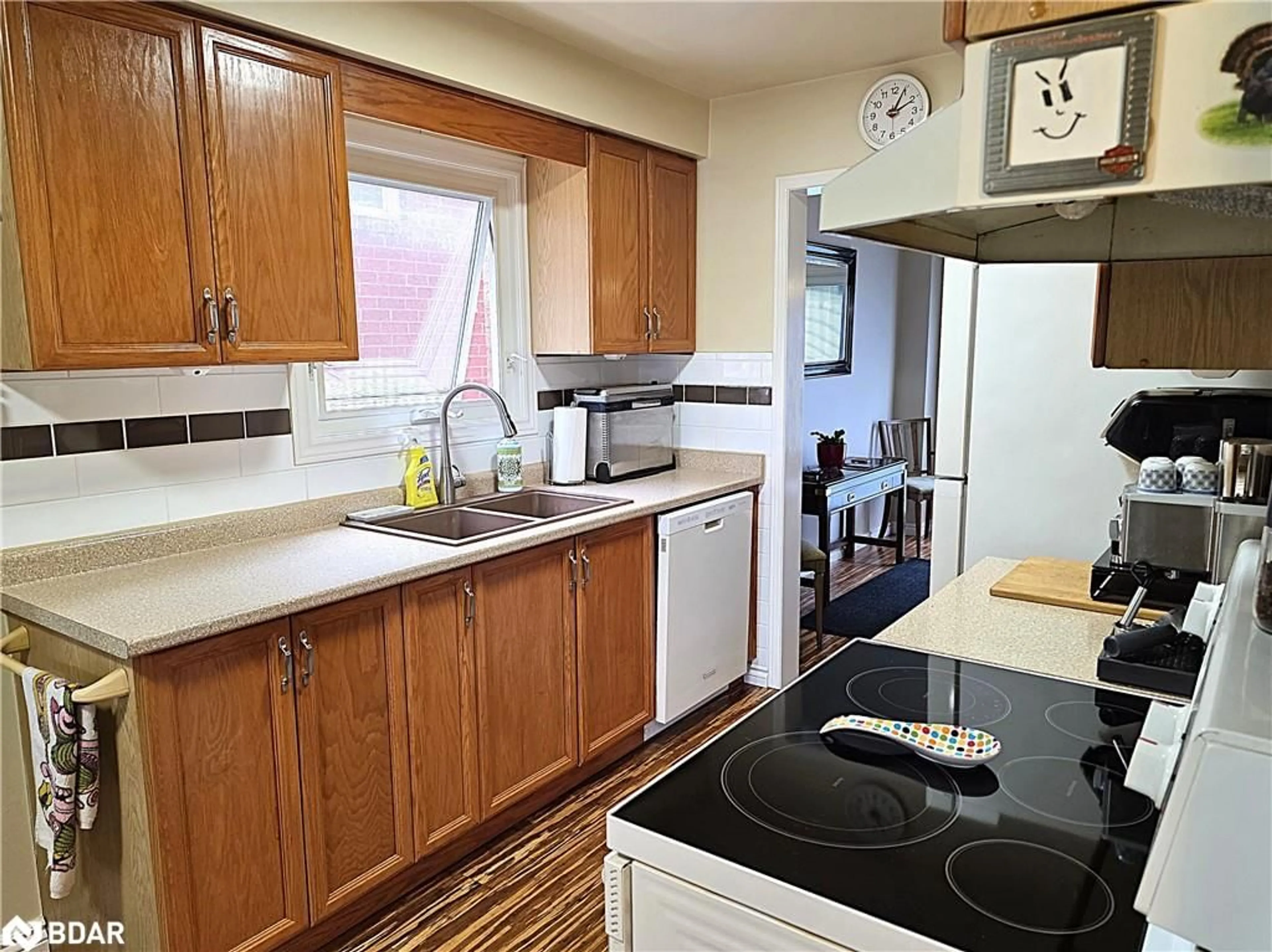 Standard kitchen, unknown for 120 Heydon Ave, Alliston Ontario L9R 1N6