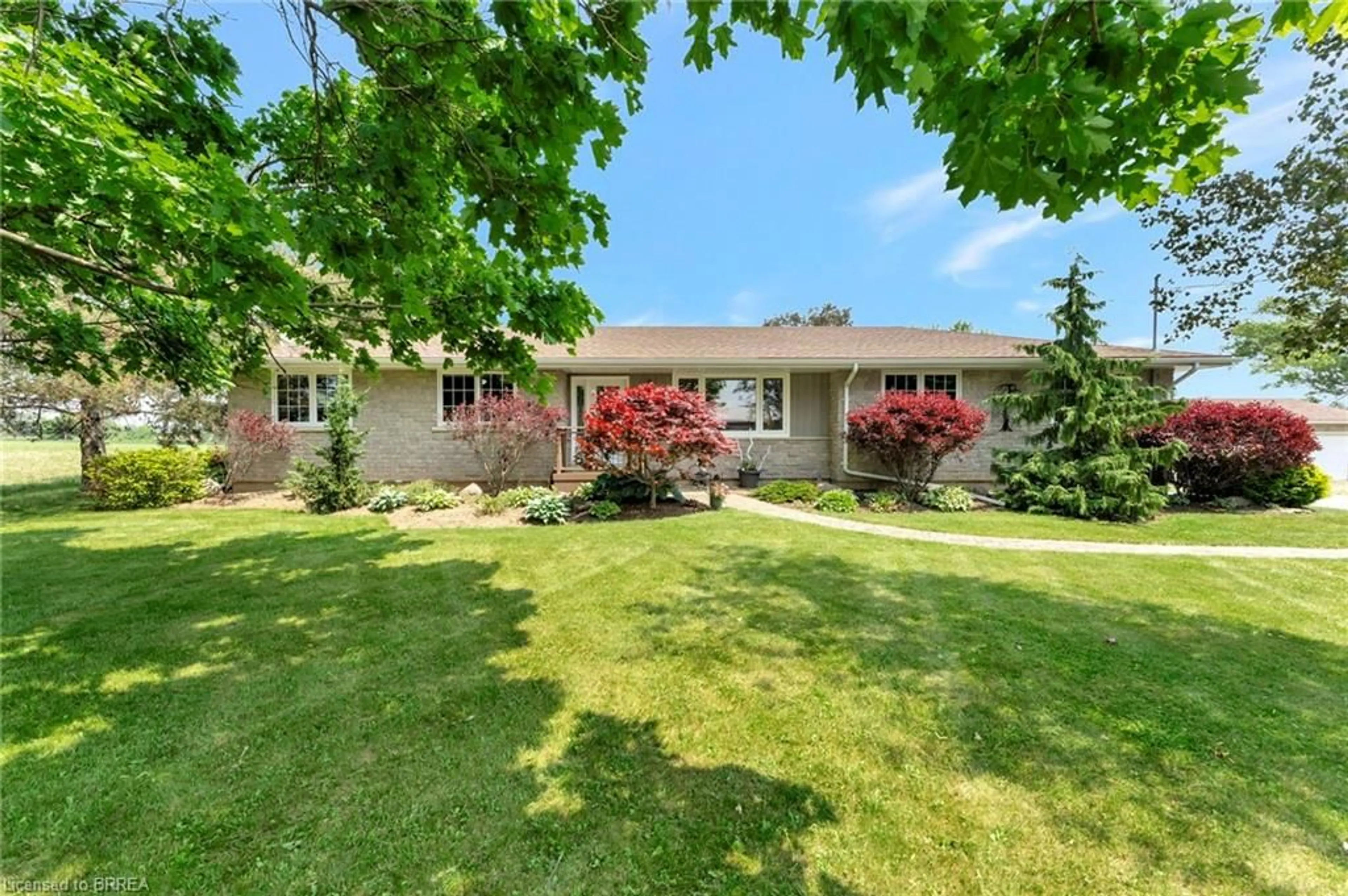 A pic from outside/outdoor area/front of a property/back of a property/a pic from drone, street for 325 Ellis Ave, Mount Pleasant Ontario N3T 5L5