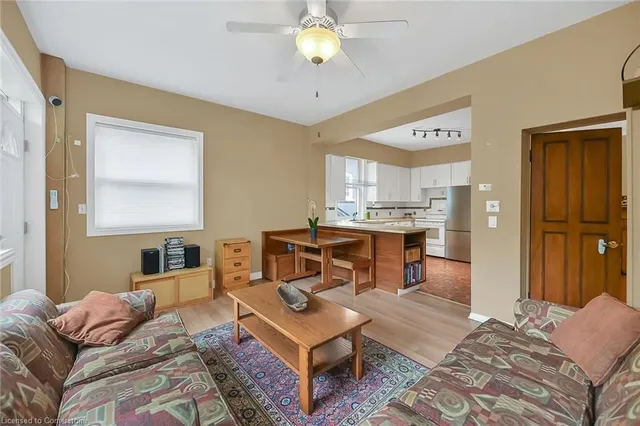 Additional image 26 of 40 Undermount Ave