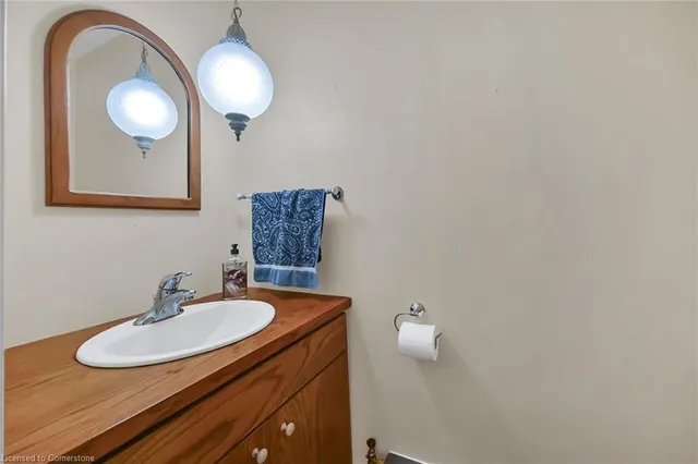 Additional image 22 of 40 Undermount Ave