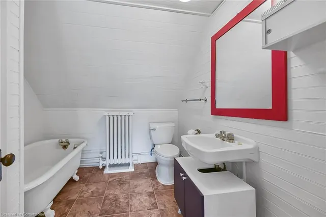 Additional image 11 of 40 Undermount Ave