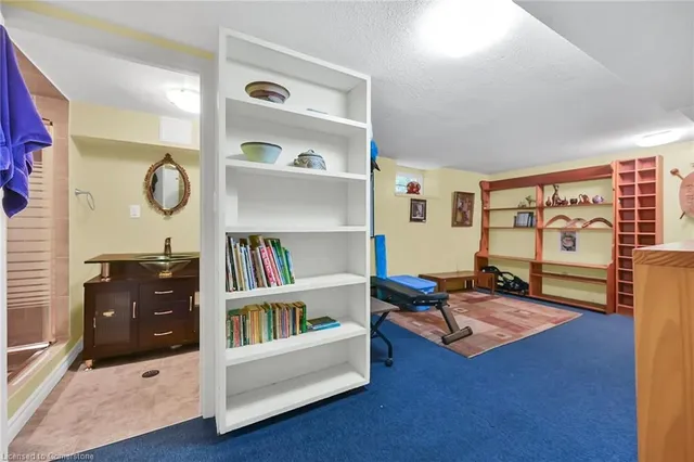 Additional image 9 of 40 Undermount Ave