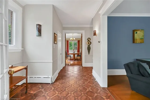 Additional image 31 of 40 Undermount Ave