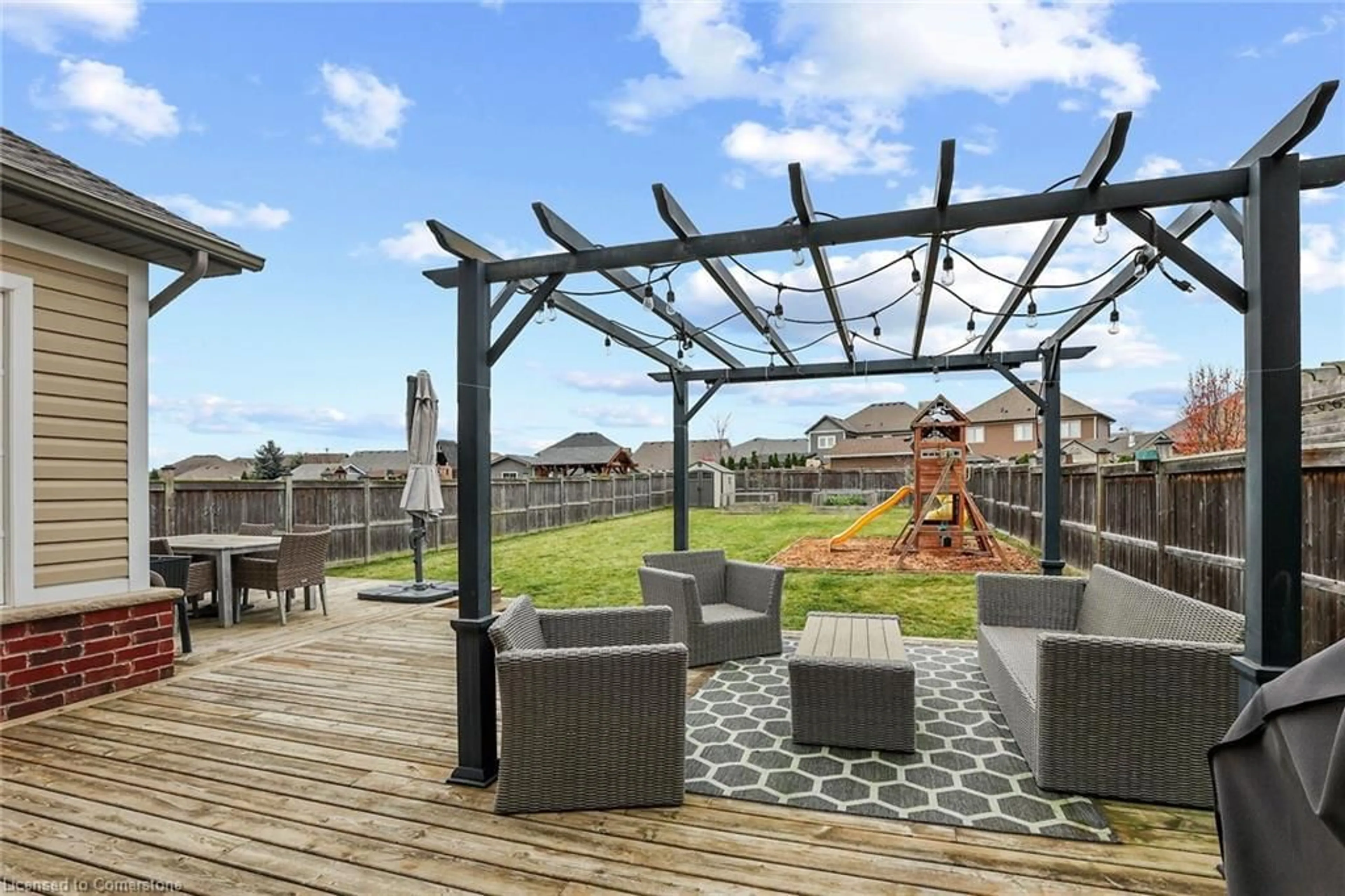 Patio, water/lake/river/ocean view for 14 Gateway Ave, Smithville Ontario L0R 2A0