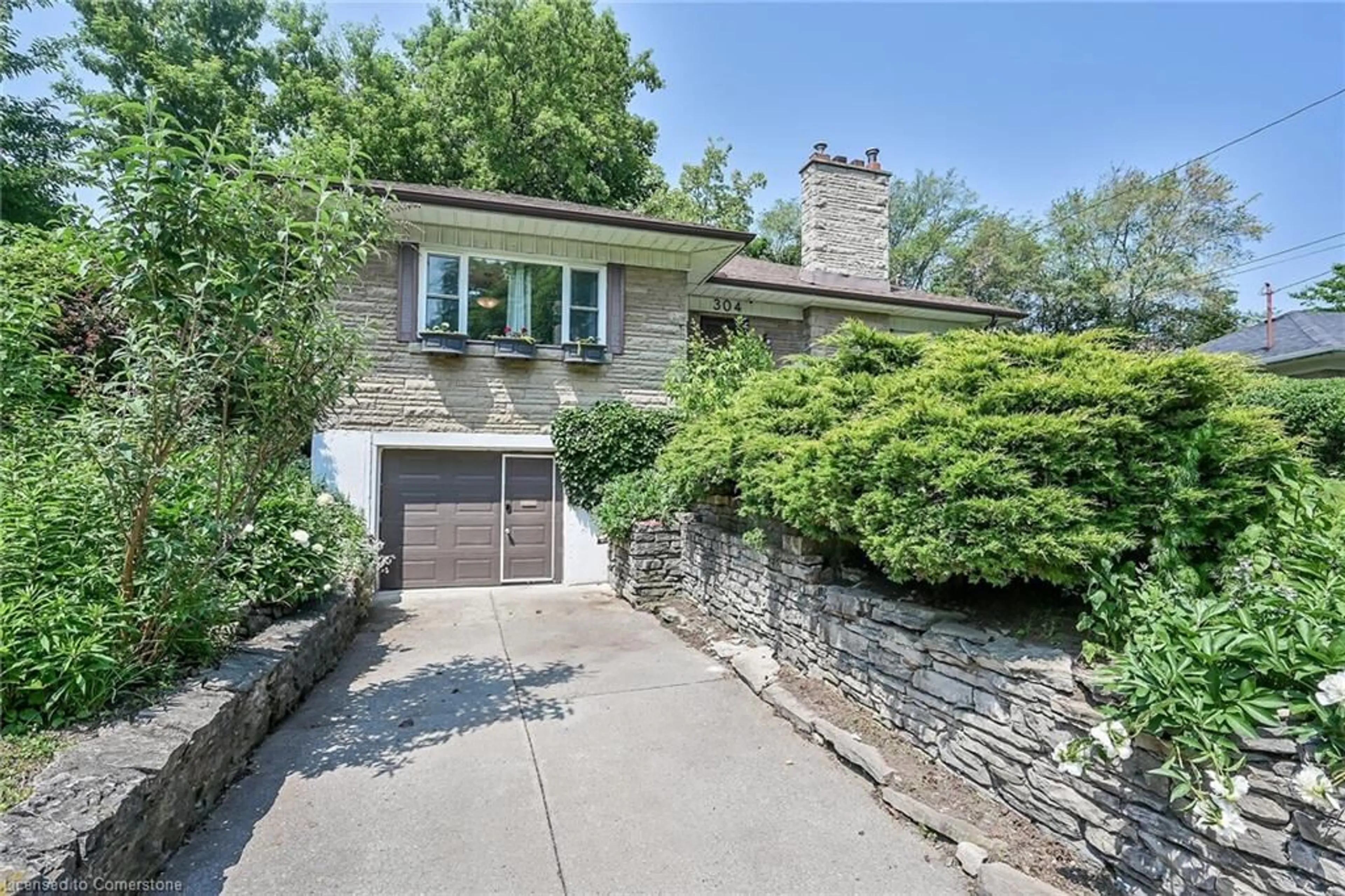 Home with brick exterior material, street for 304 Glenholme Ave, Hamilton Ontario L8K 3M3