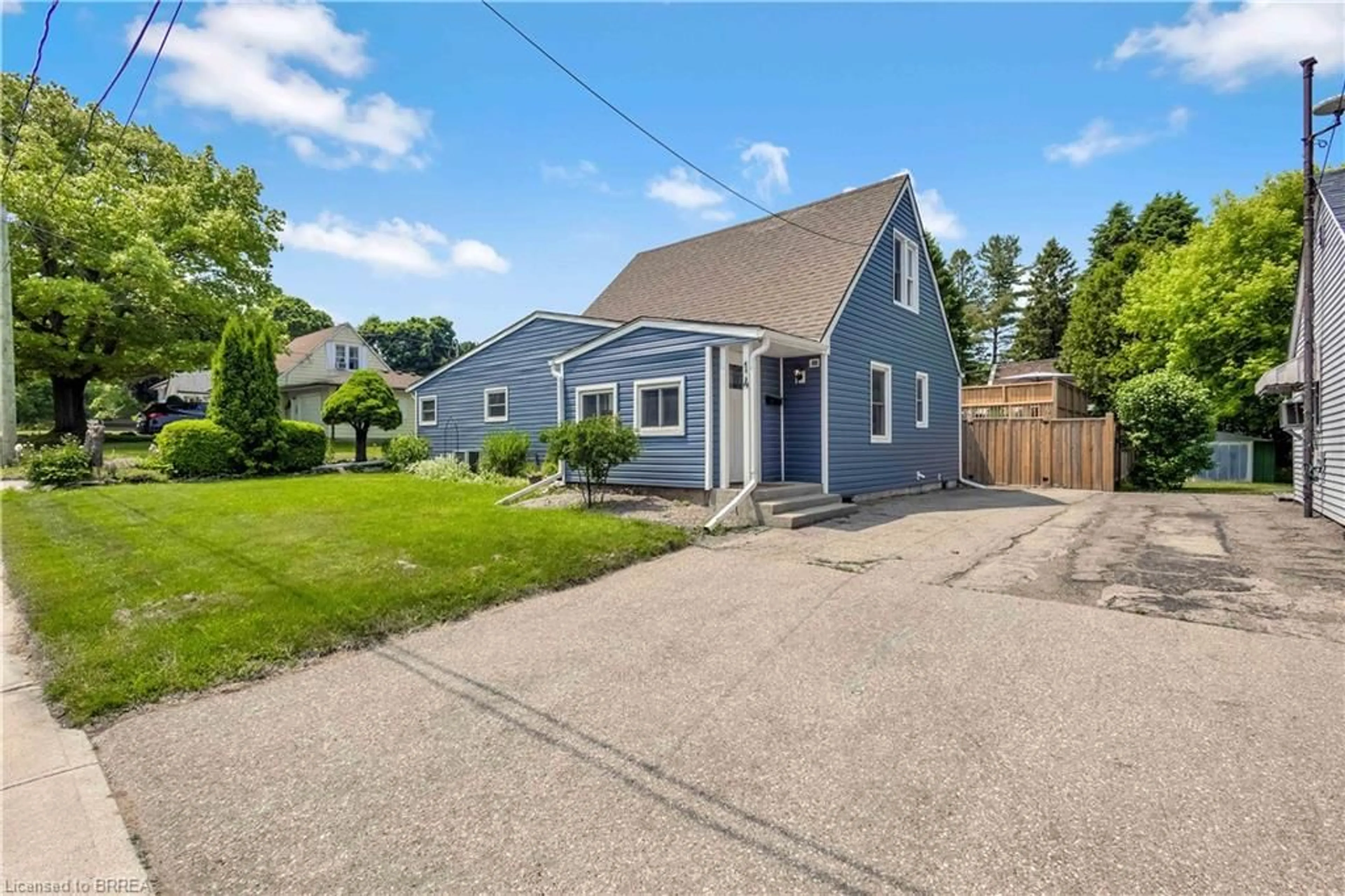 Home with vinyl exterior material, street for 14 Barker St, Paris Ontario N3L 2H5