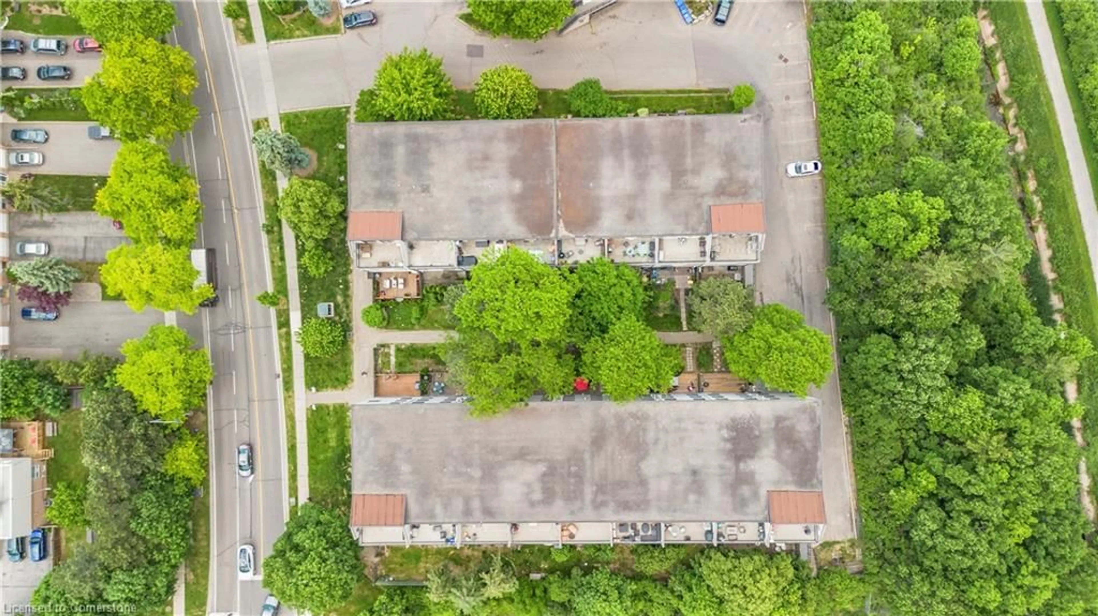 A pic from outside/outdoor area/front of a property/back of a property/a pic from drone, building for 1016 Falgarwood Dr #42, Oakville Ontario L6H 2P5