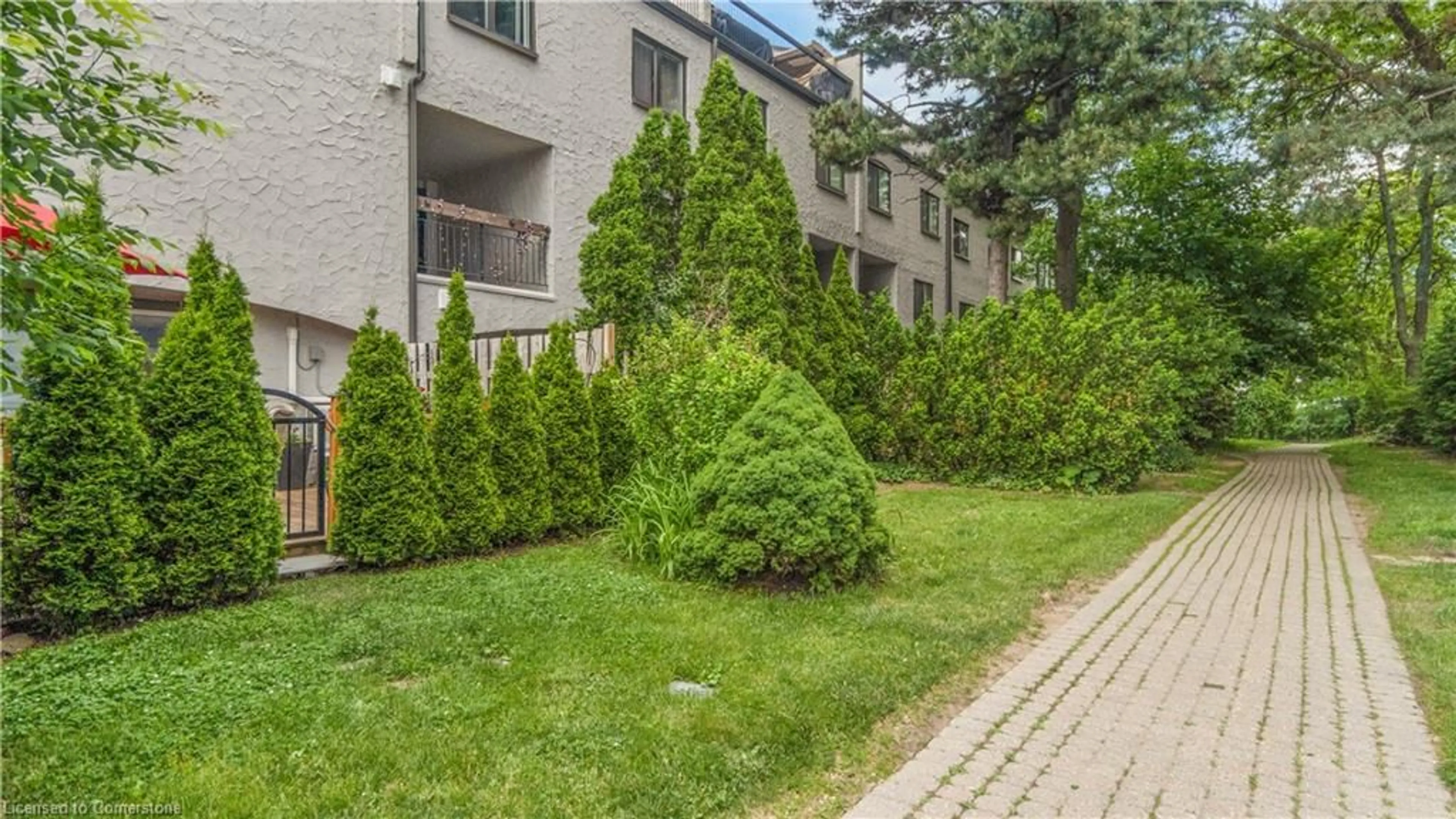 Patio, street for 1016 Falgarwood Dr #42, Oakville Ontario L6H 2P5