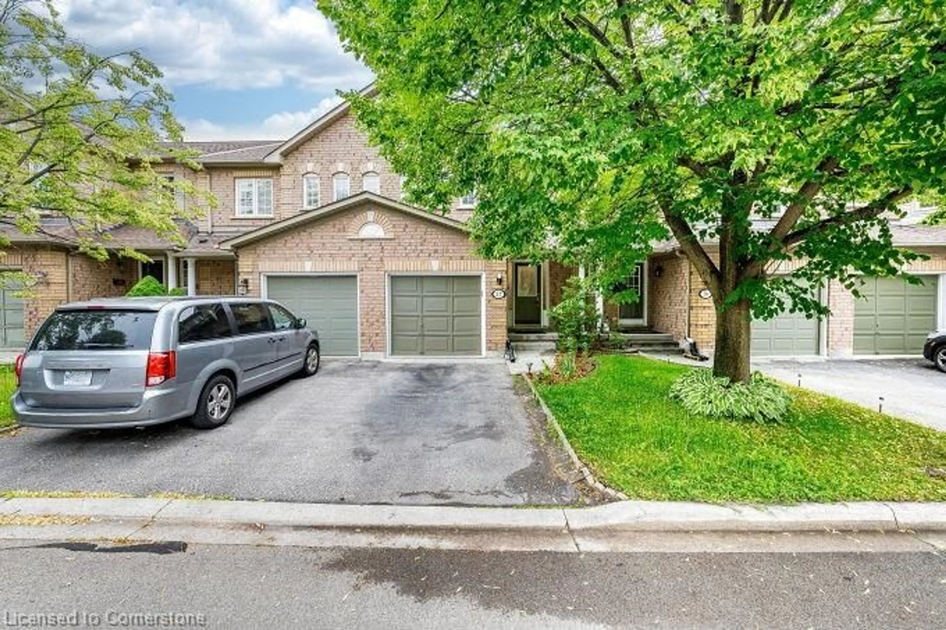 A pic from outside/outdoor area/front of a property/back of a property/a pic from drone, street for 2871 Darien Rd #37, Burlington Ontario L7M 4R6