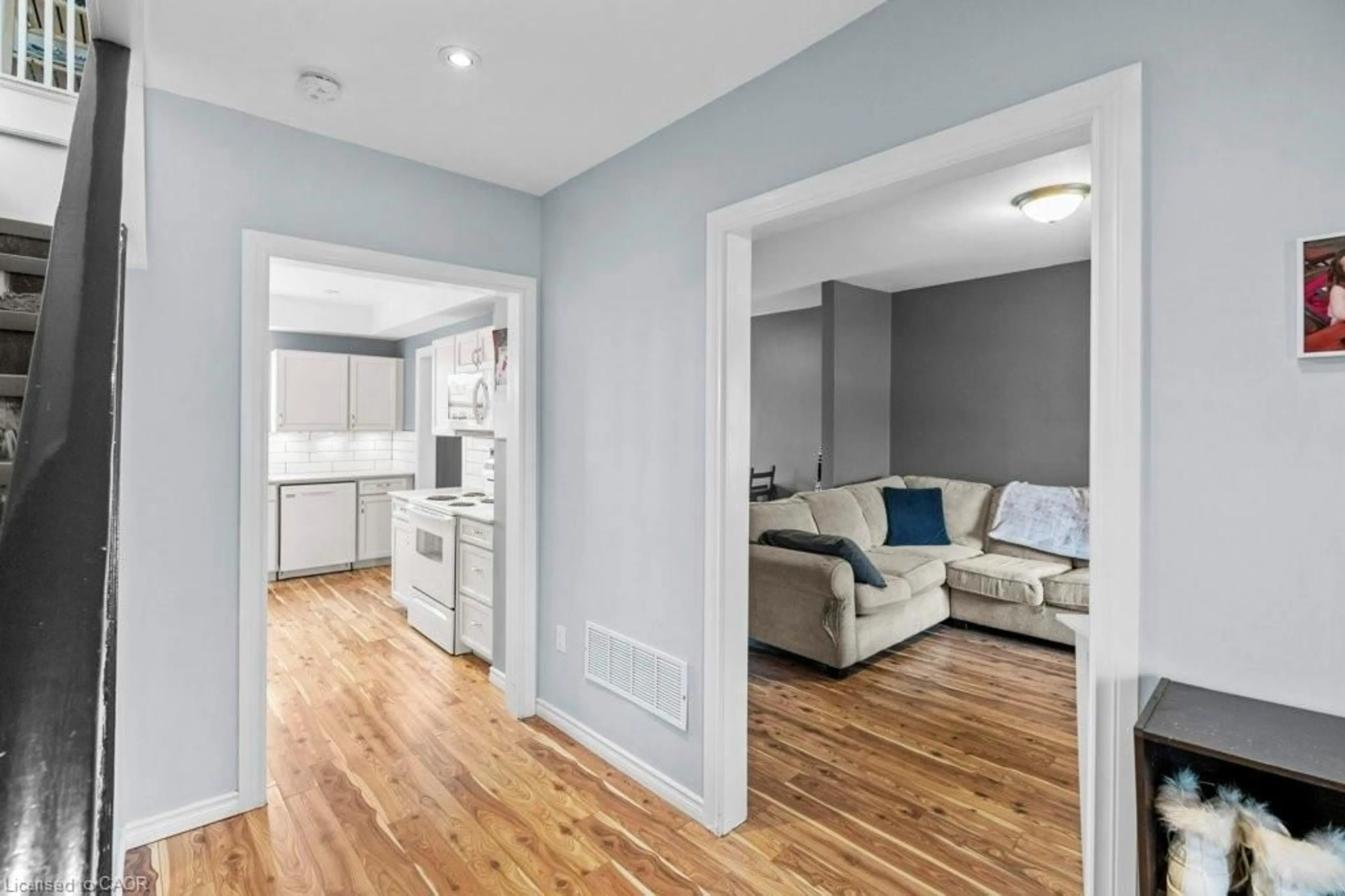 Unknown for 99 Robins Ave, Hamilton Ontario L8H 4N5