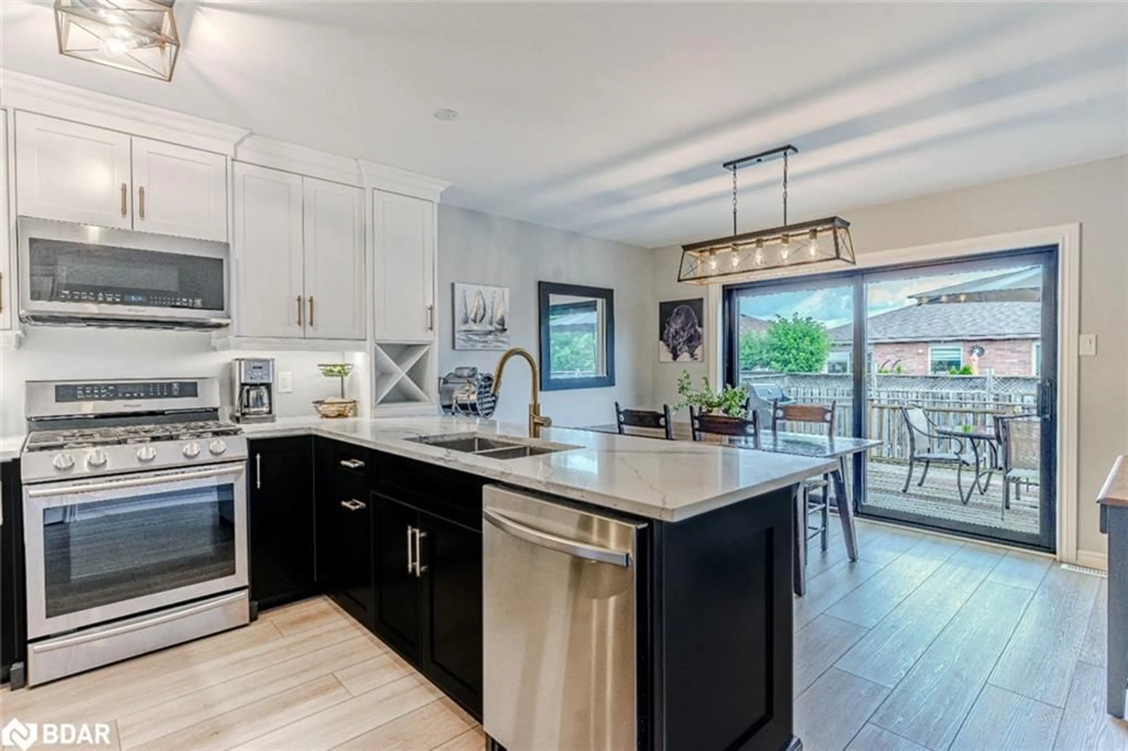 Open concept kitchen, ceramic/tile floor for 236 Pringle Dr, Barrie Ontario L4N 0P4