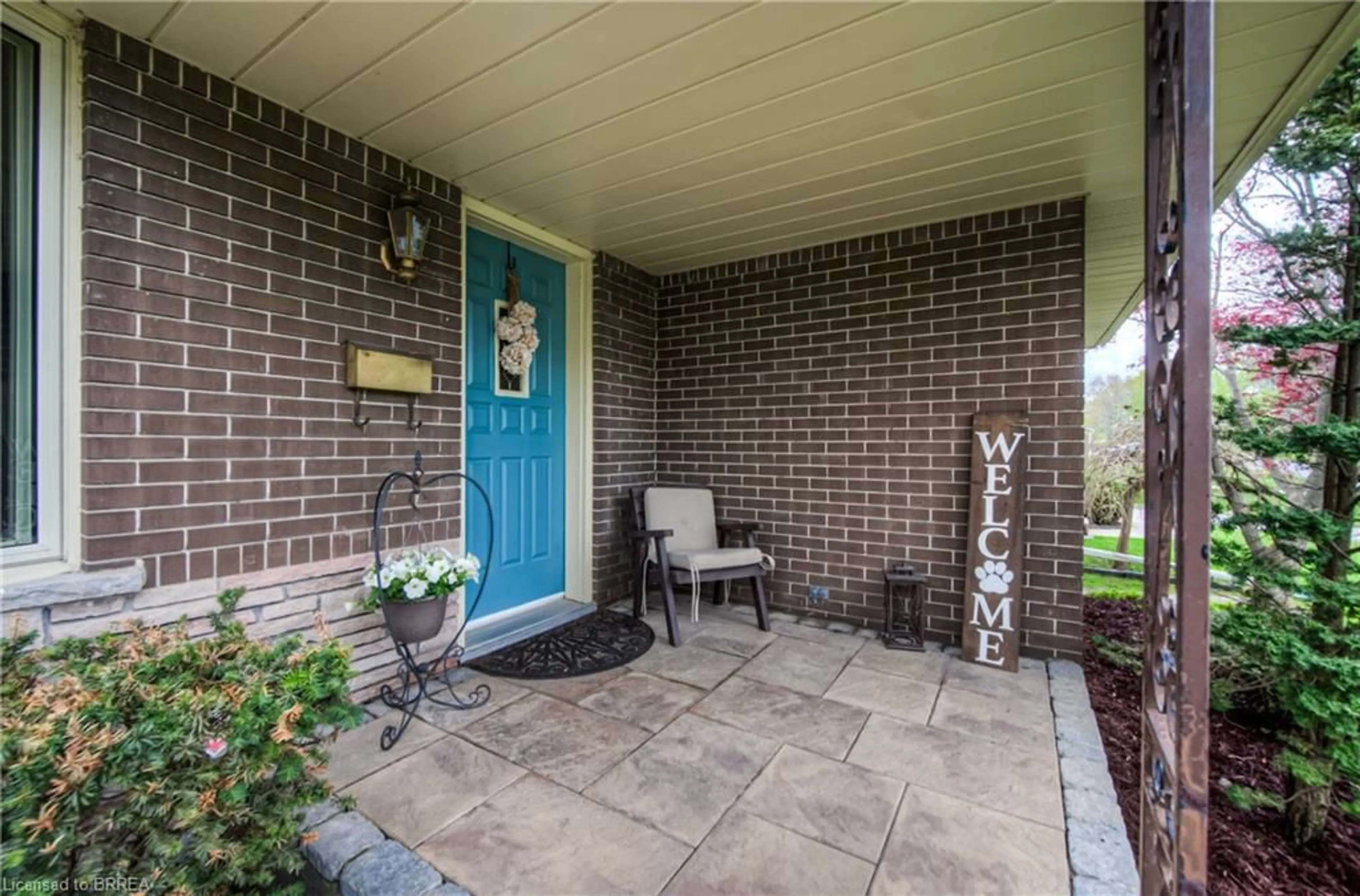 Indoor entryway for 24 Allanton Blvd, Brantford Ontario N3R 3C1