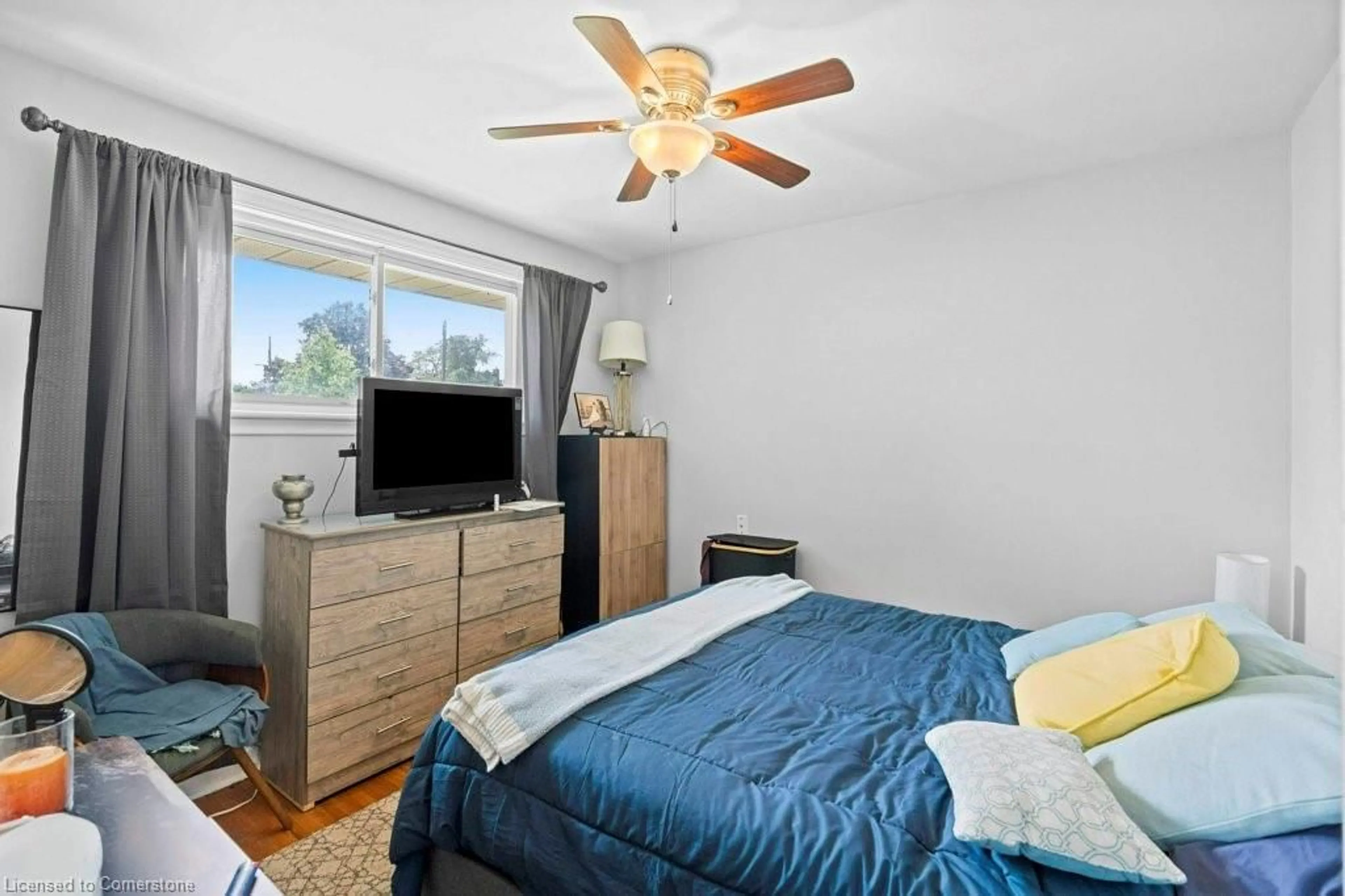 Bedroom with bed, unknown for 768 Tenth Ave, Hamilton Ontario L8T 2G3