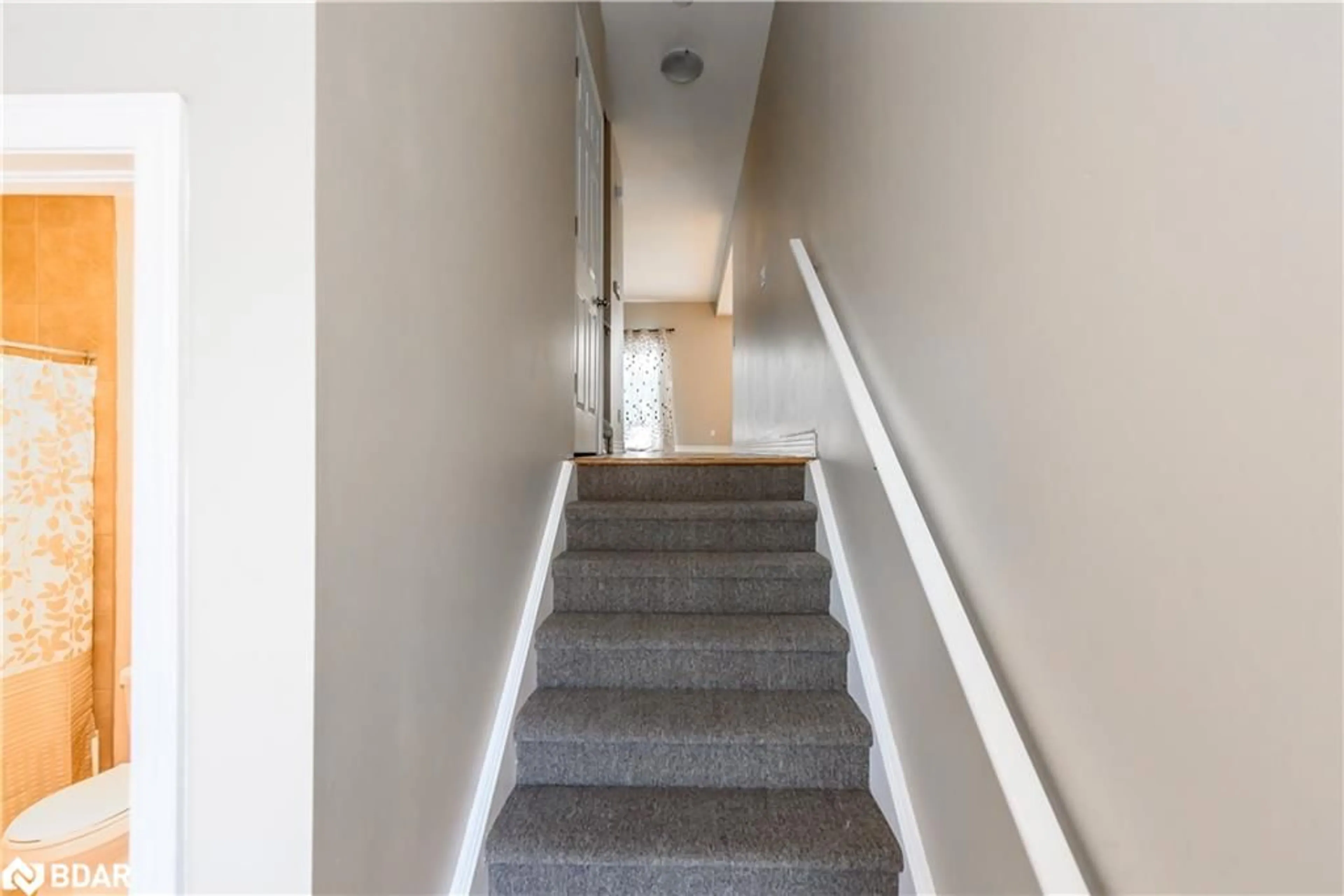 Stairs for 81 Wellington Street North St, St. Catharines Ontario L2V 2E8