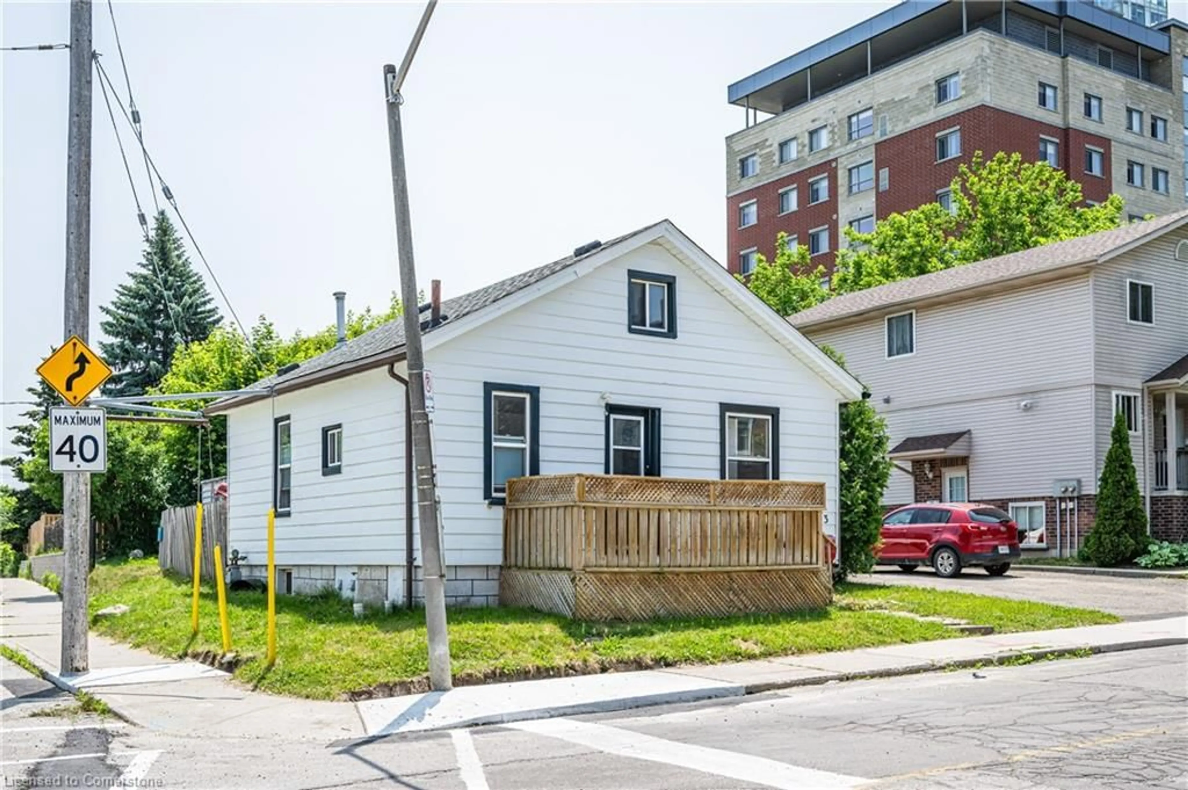 Unknown for 23 Marshall St, Waterloo Ontario N2J 2T1