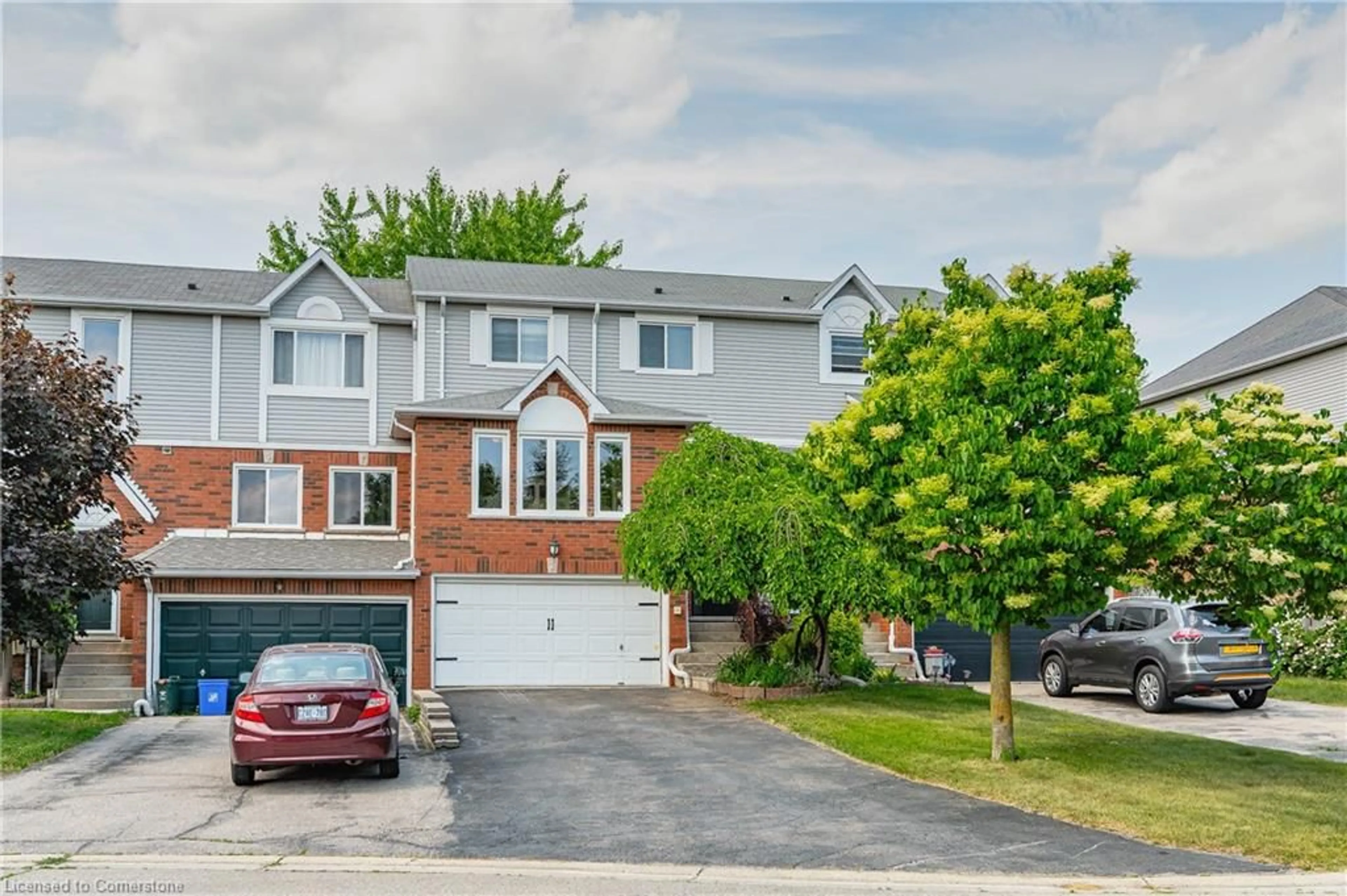 A pic from outside/outdoor area/front of a property/back of a property/a pic from drone, street for 64 Fairgreen Close, Cambridge Ontario N1T 1T7