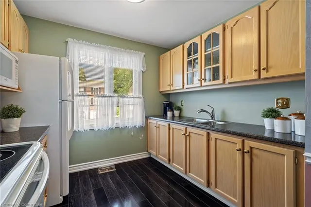 Additional property image - 299 Limeridge Rd Unit 20