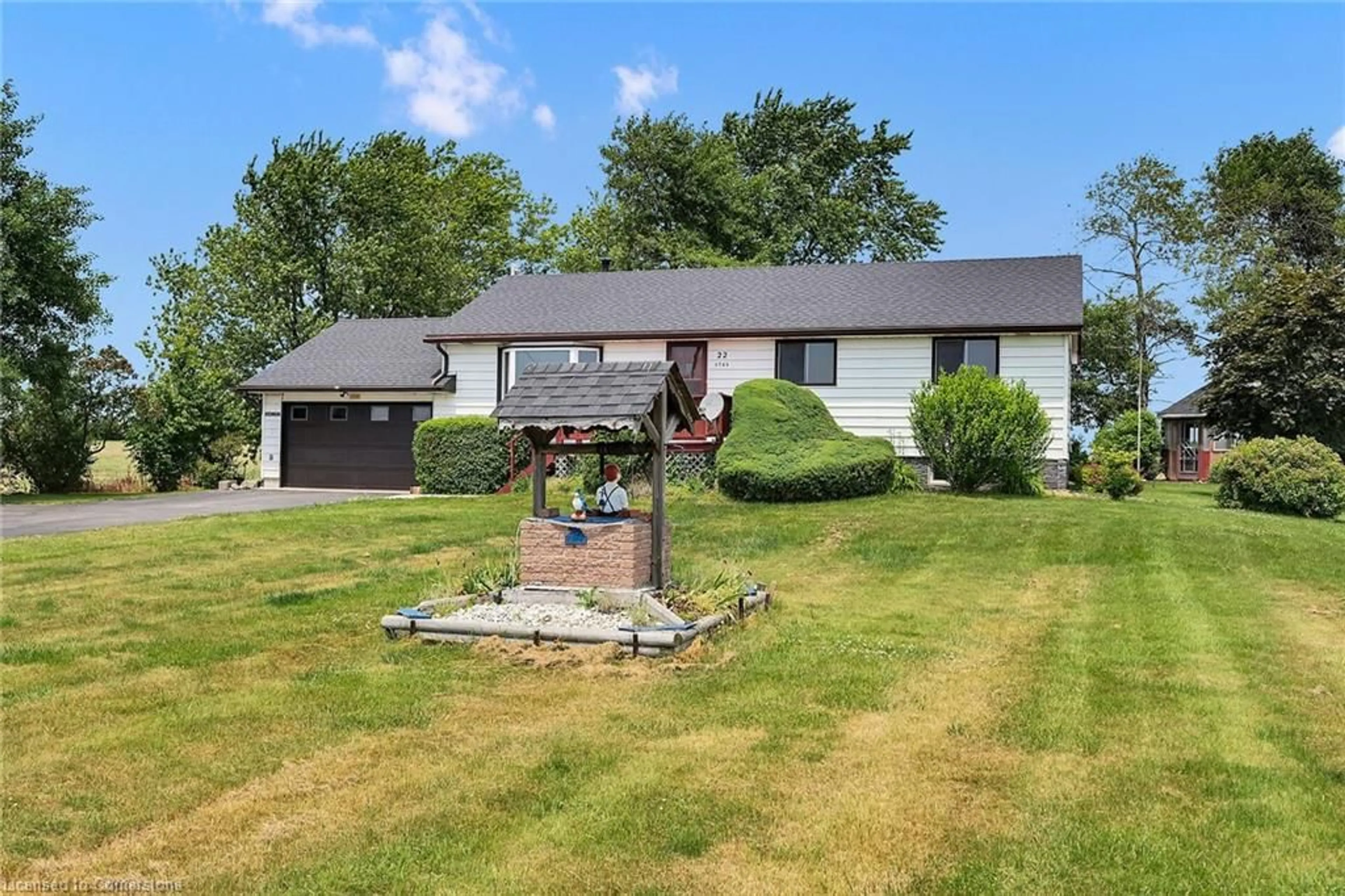 A pic from outside/outdoor area/front of a property/back of a property/a pic from drone, unknown for 1745 Conc 3 Walpole Rd, Selkirk Ontario N0A 1P0