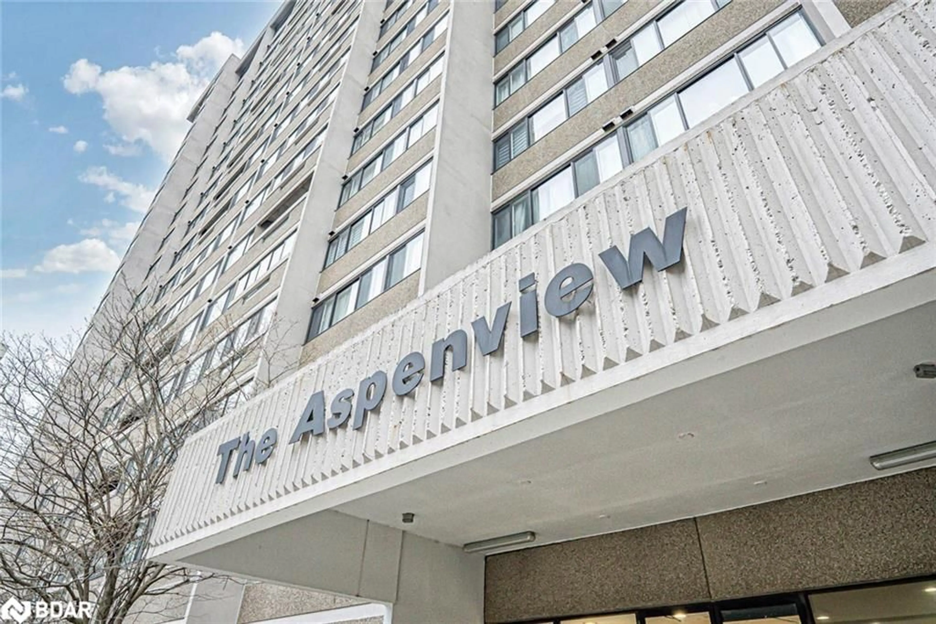 Lobby for 50 Elm Dr #907, Mississauga Ontario L5A 3X2
