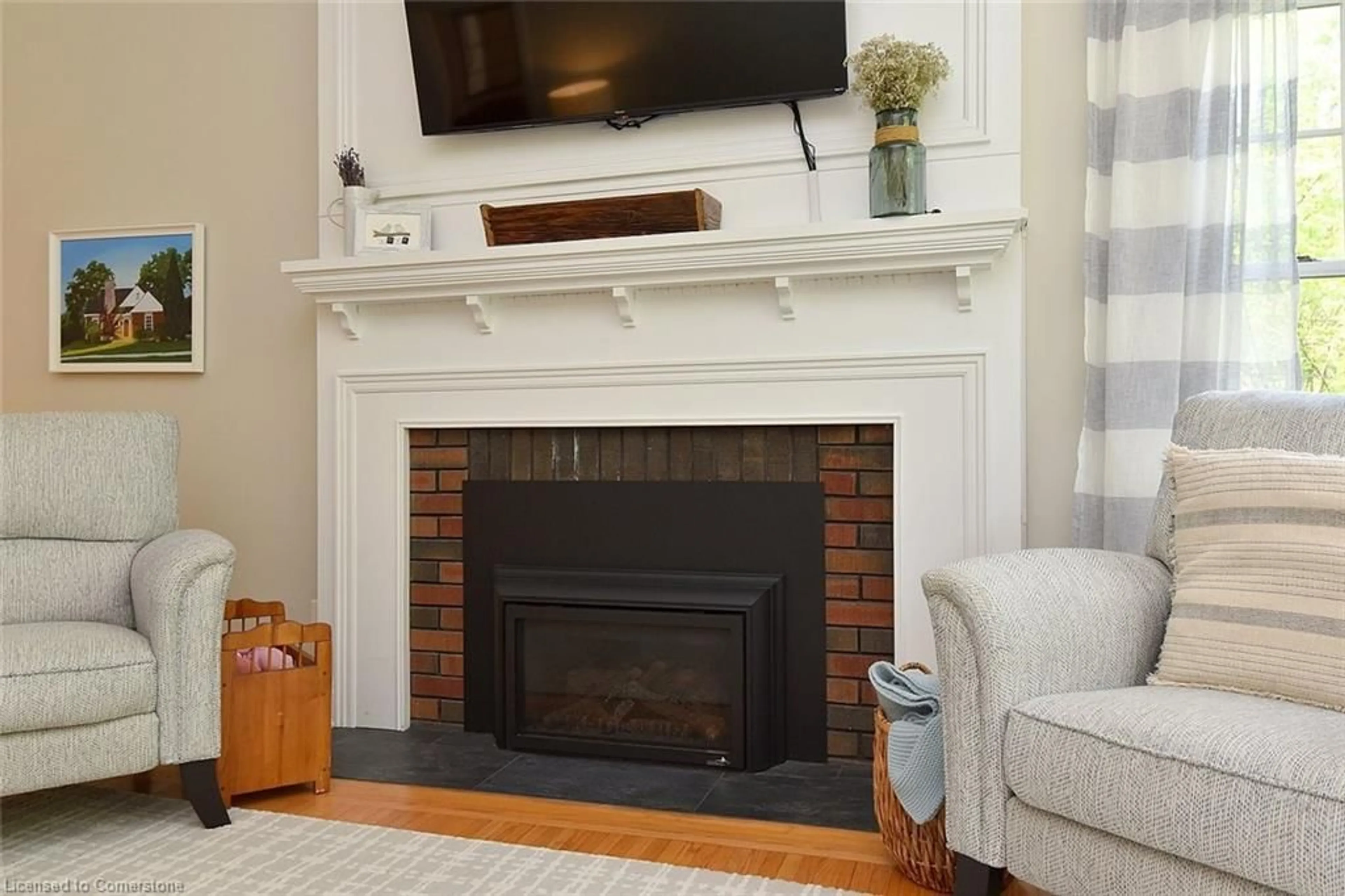 Living room with furniture, unknown for 48 Wigton St, Caledonia Ontario N3W 1E9