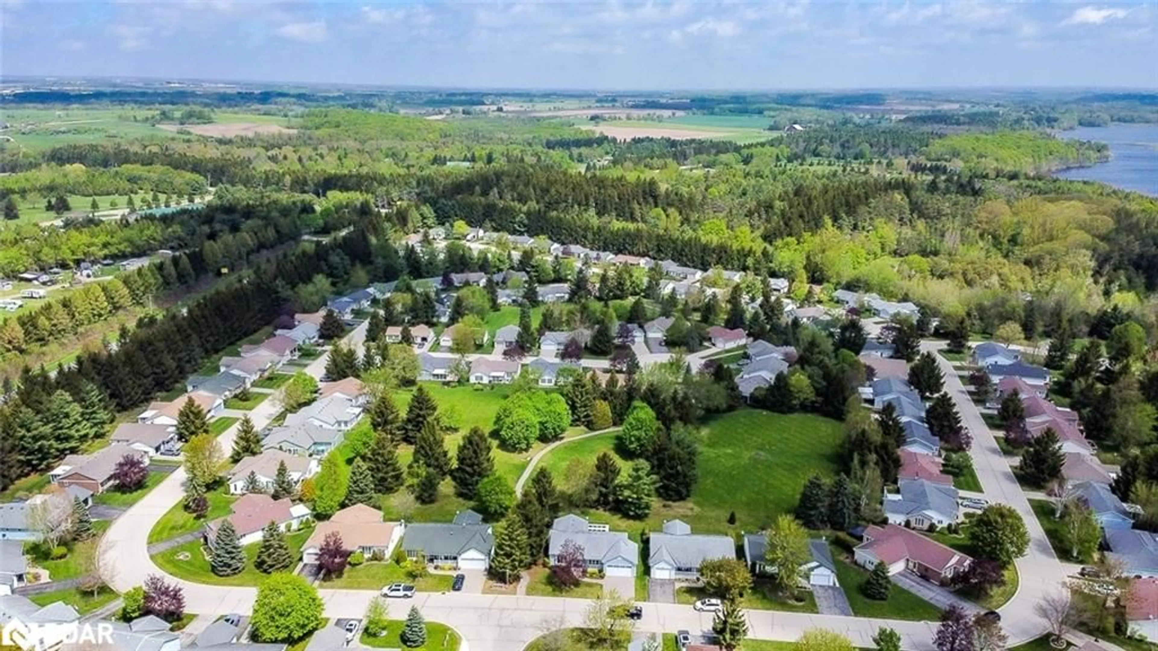 A pic from outside/outdoor area/front of a property/back of a property/a pic from drone, unknown for 32 White Bark Way, Belwood Ontario N0B 1J0