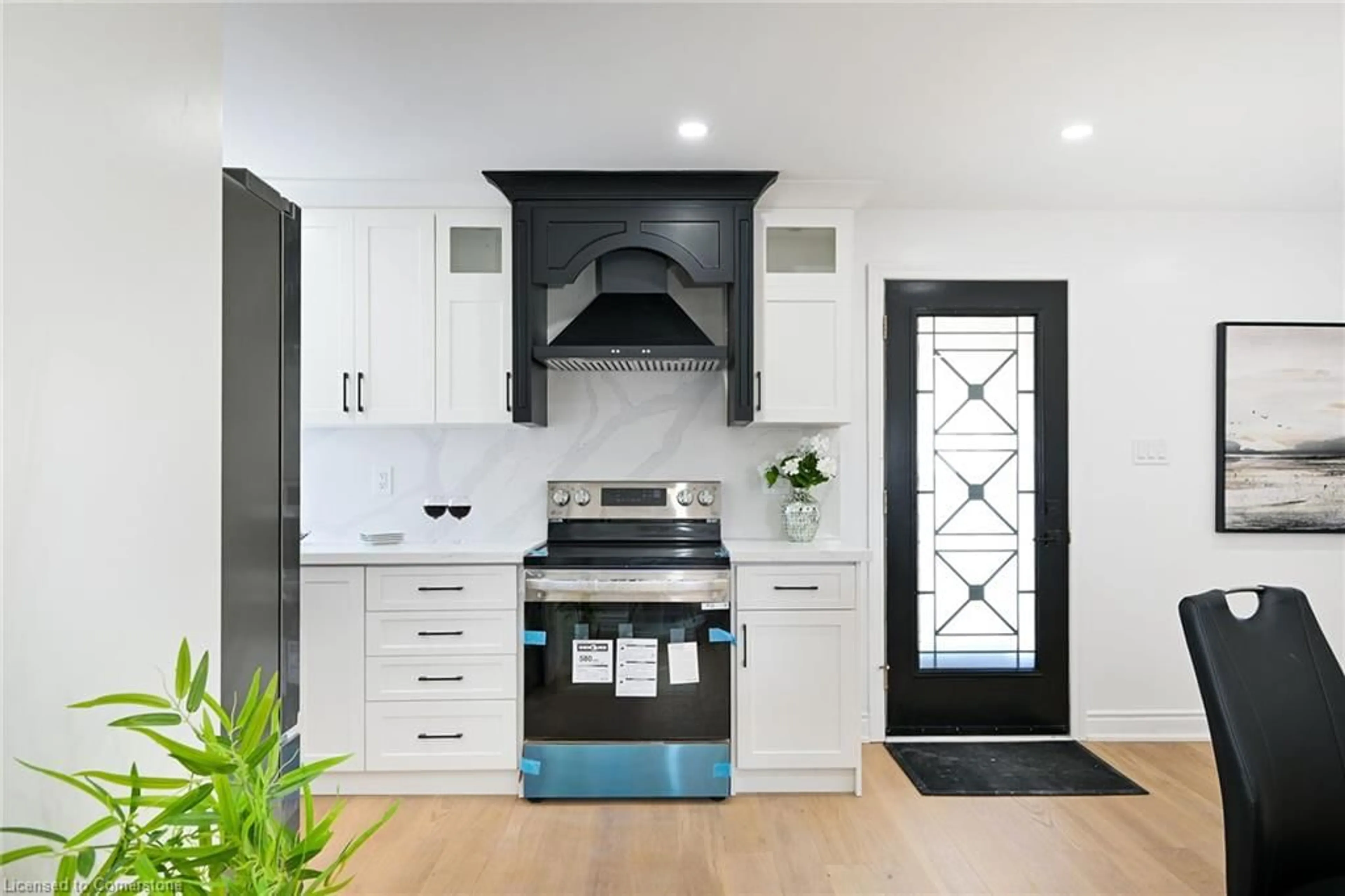 Contemporary kitchen, ceramic/tile floor for 812 Tenth Ave, Hamilton Ontario L8T 2G6