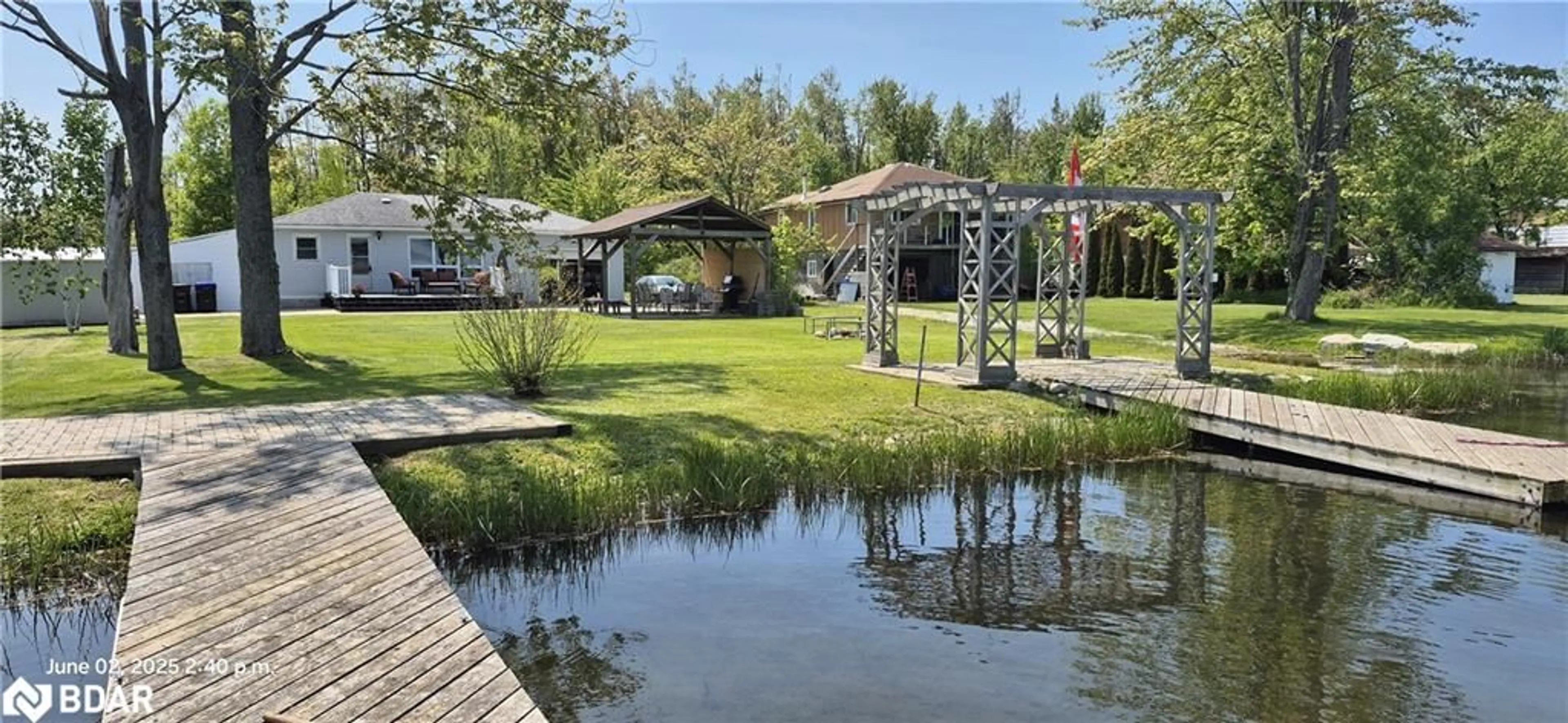 Patio, water/lake/river/ocean view for 4137 Bayview Ave, Ramara Township Ontario L3V 0S2