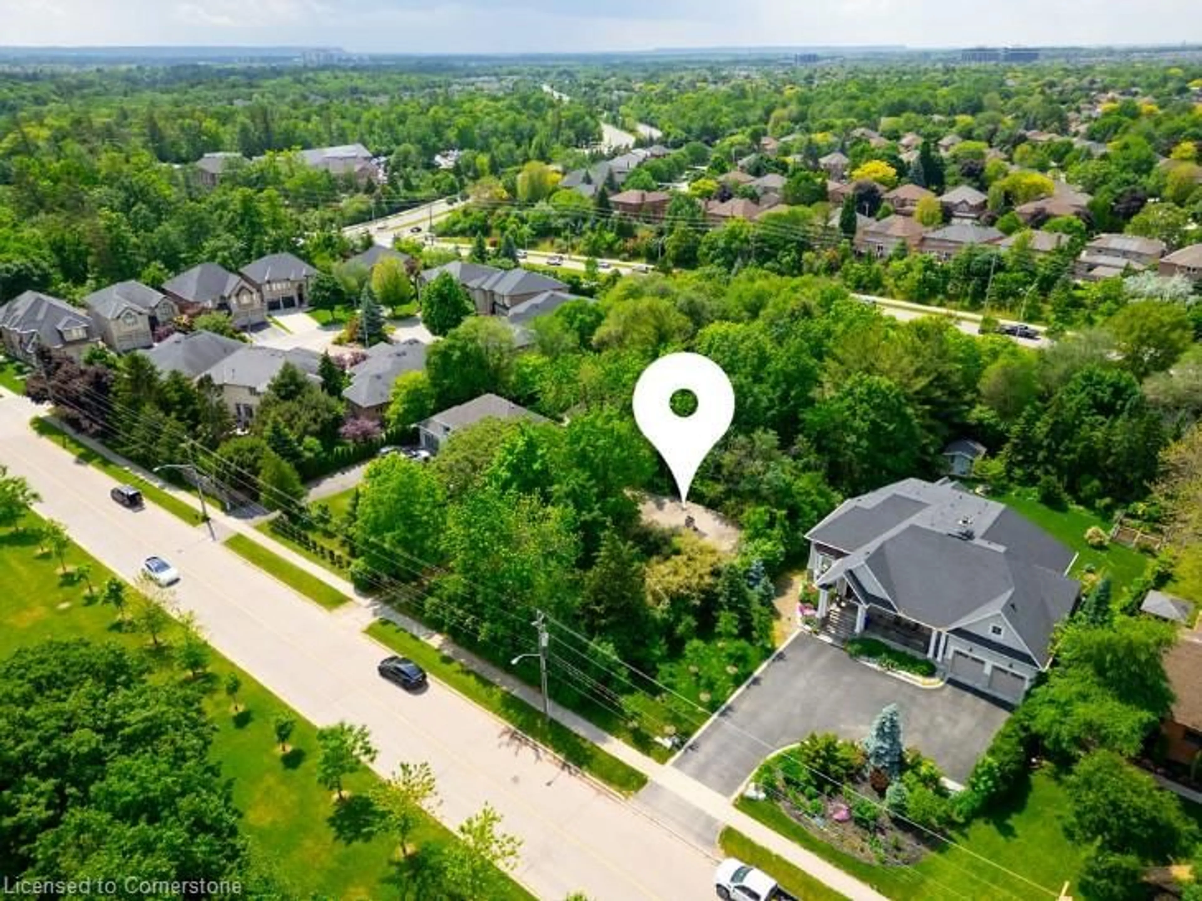 A pic from outside/outdoor area/front of a property/back of a property/a pic from drone, street for 183 Old Upper Middle Rd, Oakville Ontario L6H 1M2