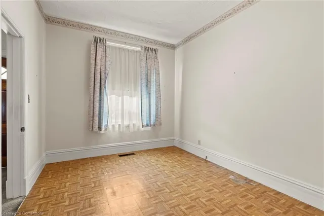 Additional property image - 441 King William St