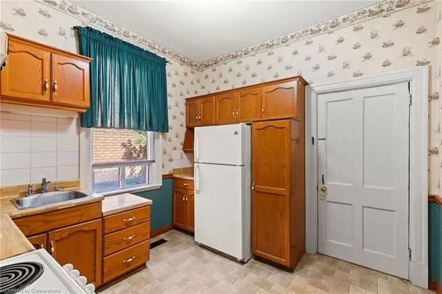 Additional property image - 441 King William St