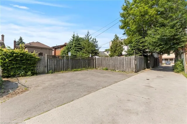 Additional property image - 441 King William St