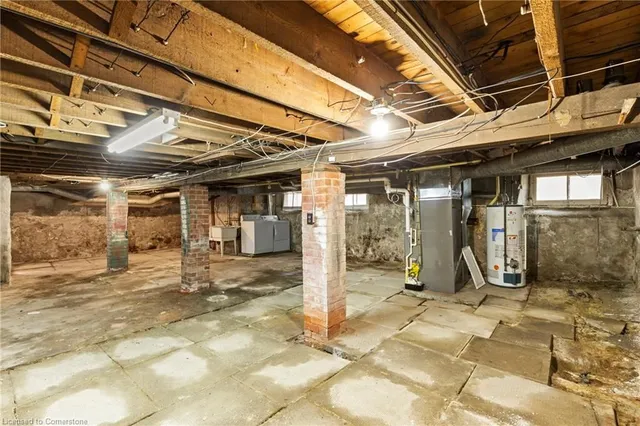 Additional property image - 441 King William St