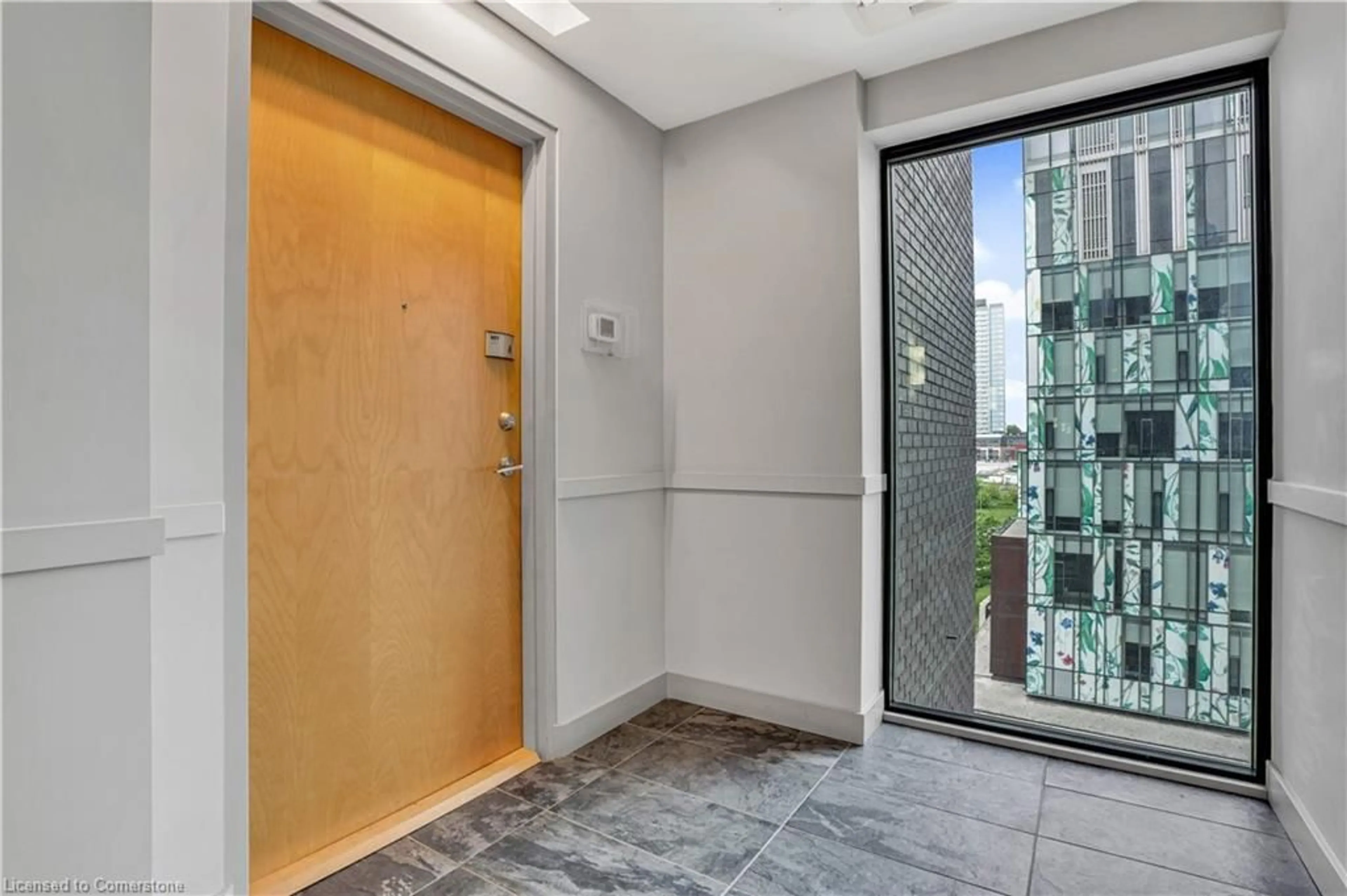 Indoor foyer for 1 Victoria St #601, Kitchener Ontario N2G 0B5