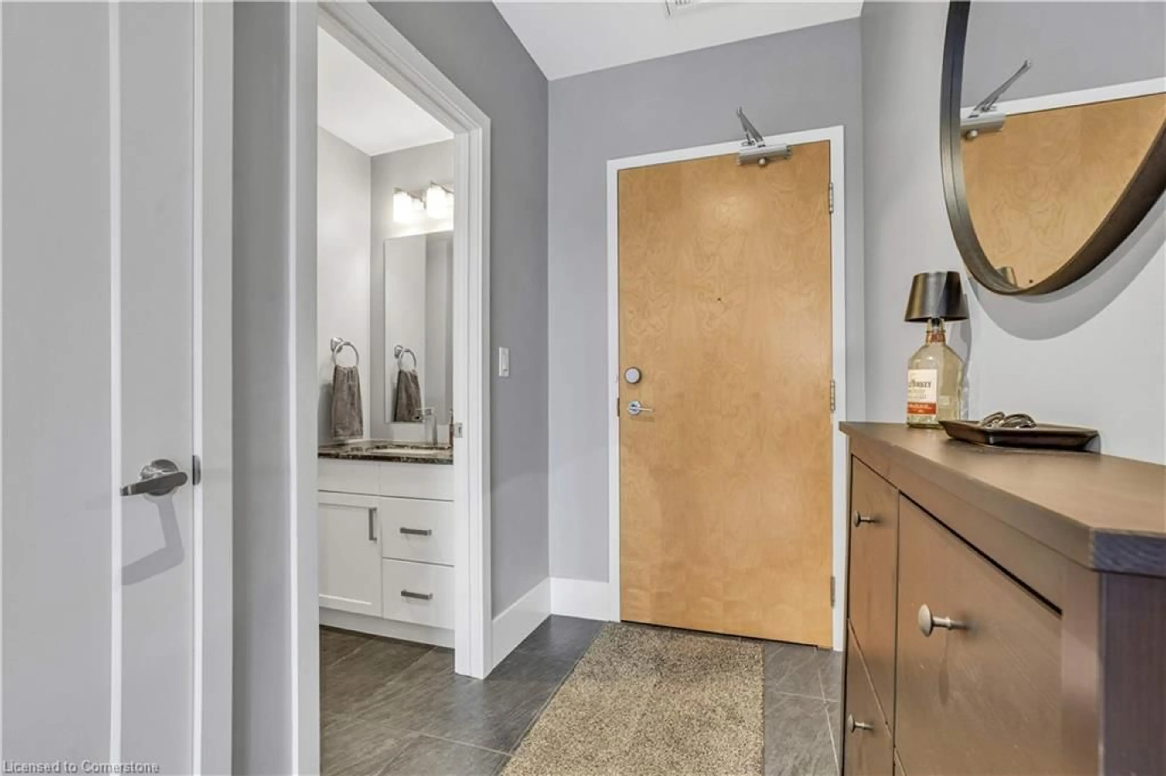Indoor entryway for 1 Victoria St #601, Kitchener Ontario N2G 0B5