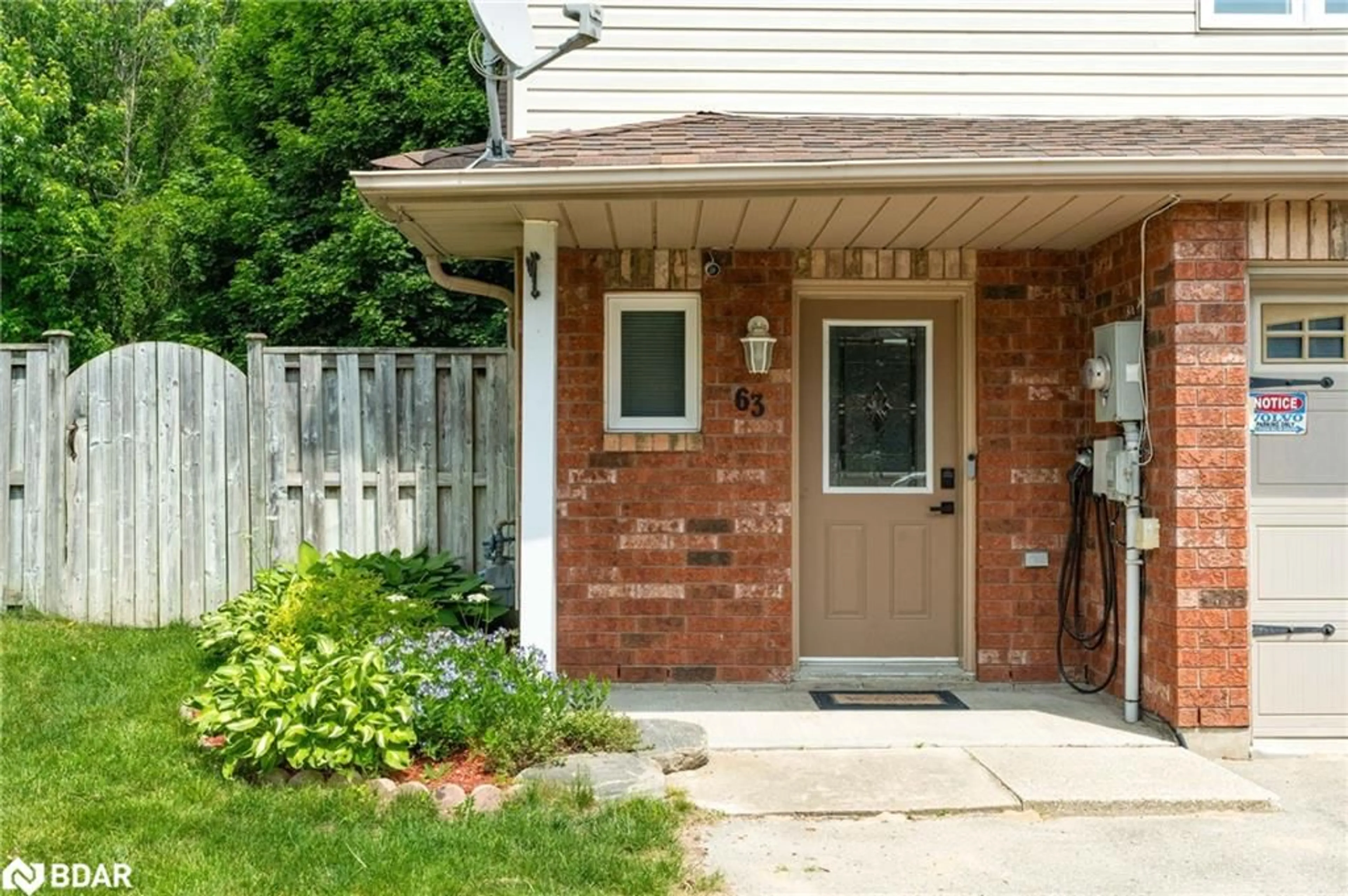 Home with brick exterior material, street for 63 Parkside Cres, Angus Ontario L3W 0K9